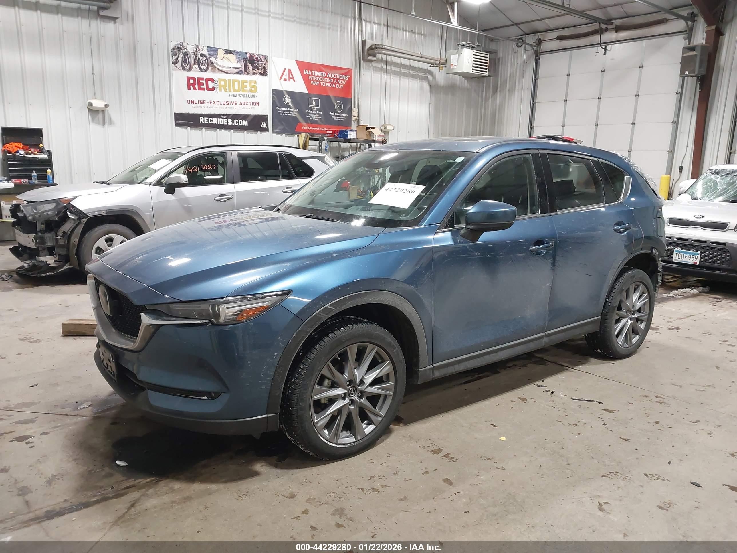 MAZDA CX-5 image 2