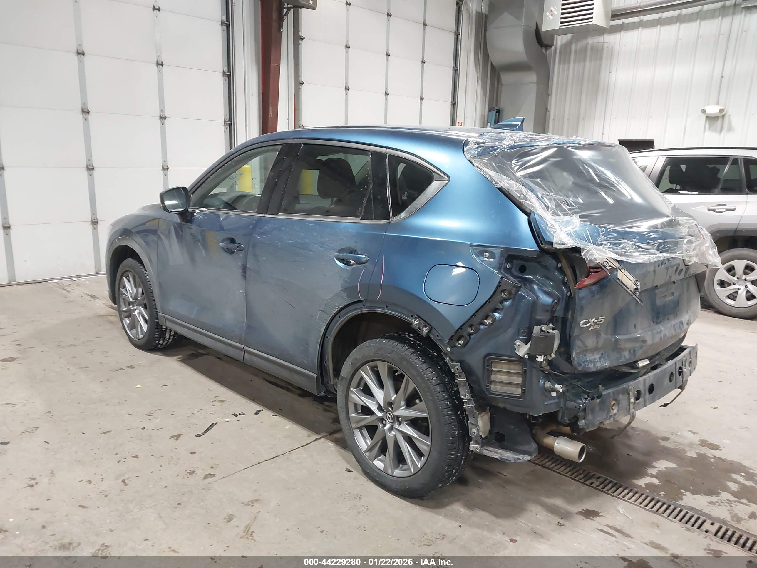 MAZDA CX-5 image 3