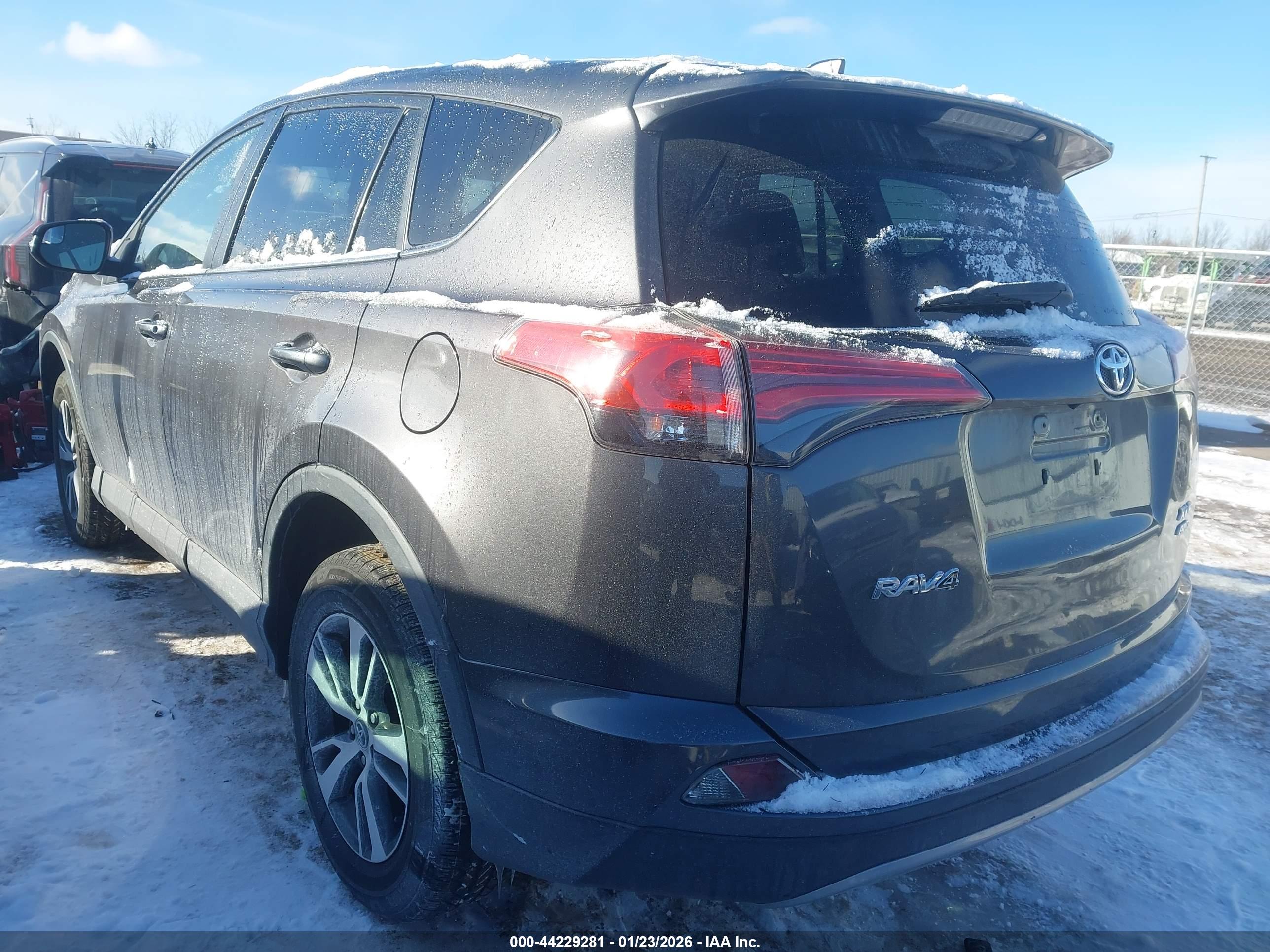 TOYOTA RAV4 image 3
