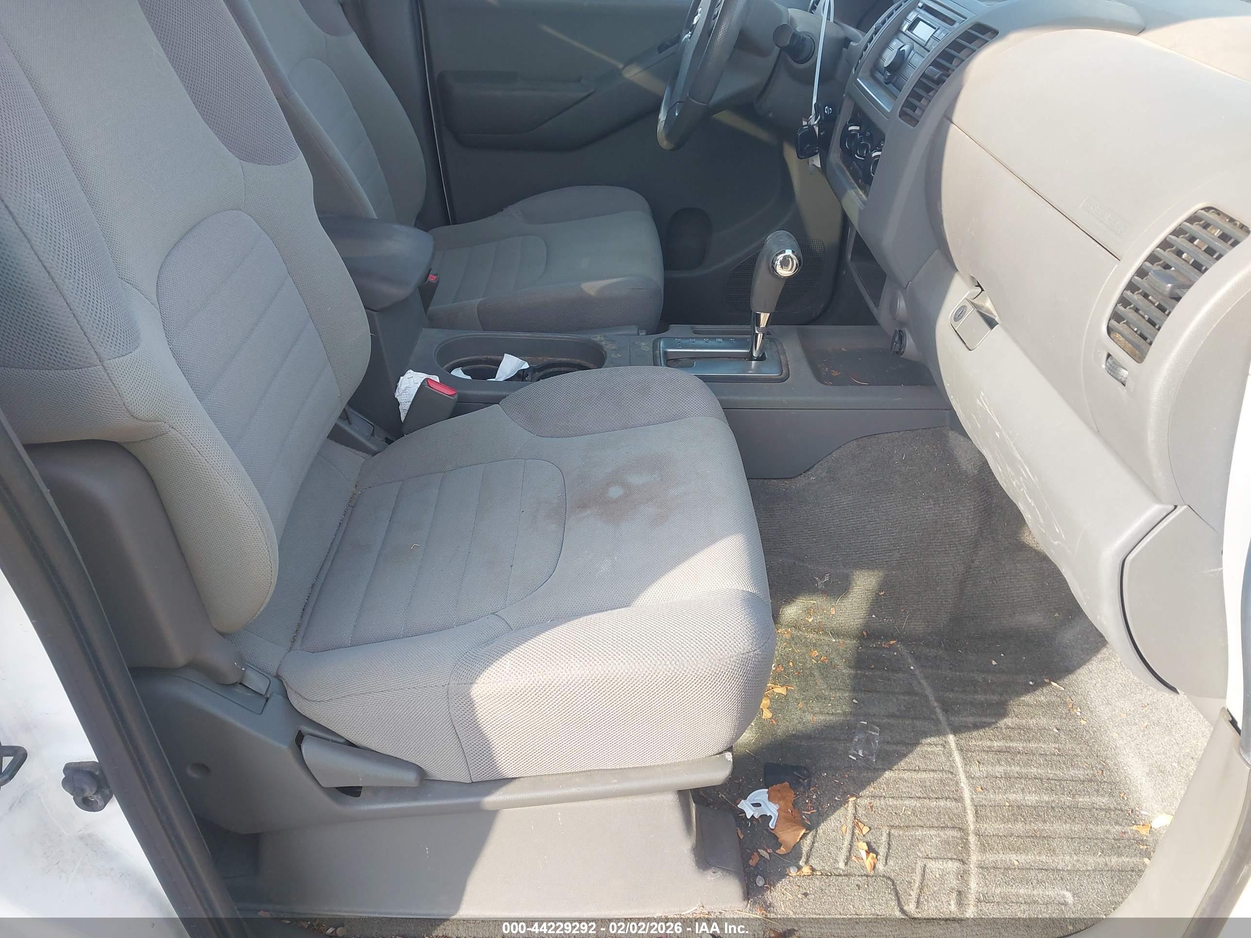 NISSAN FRONTIER image 5