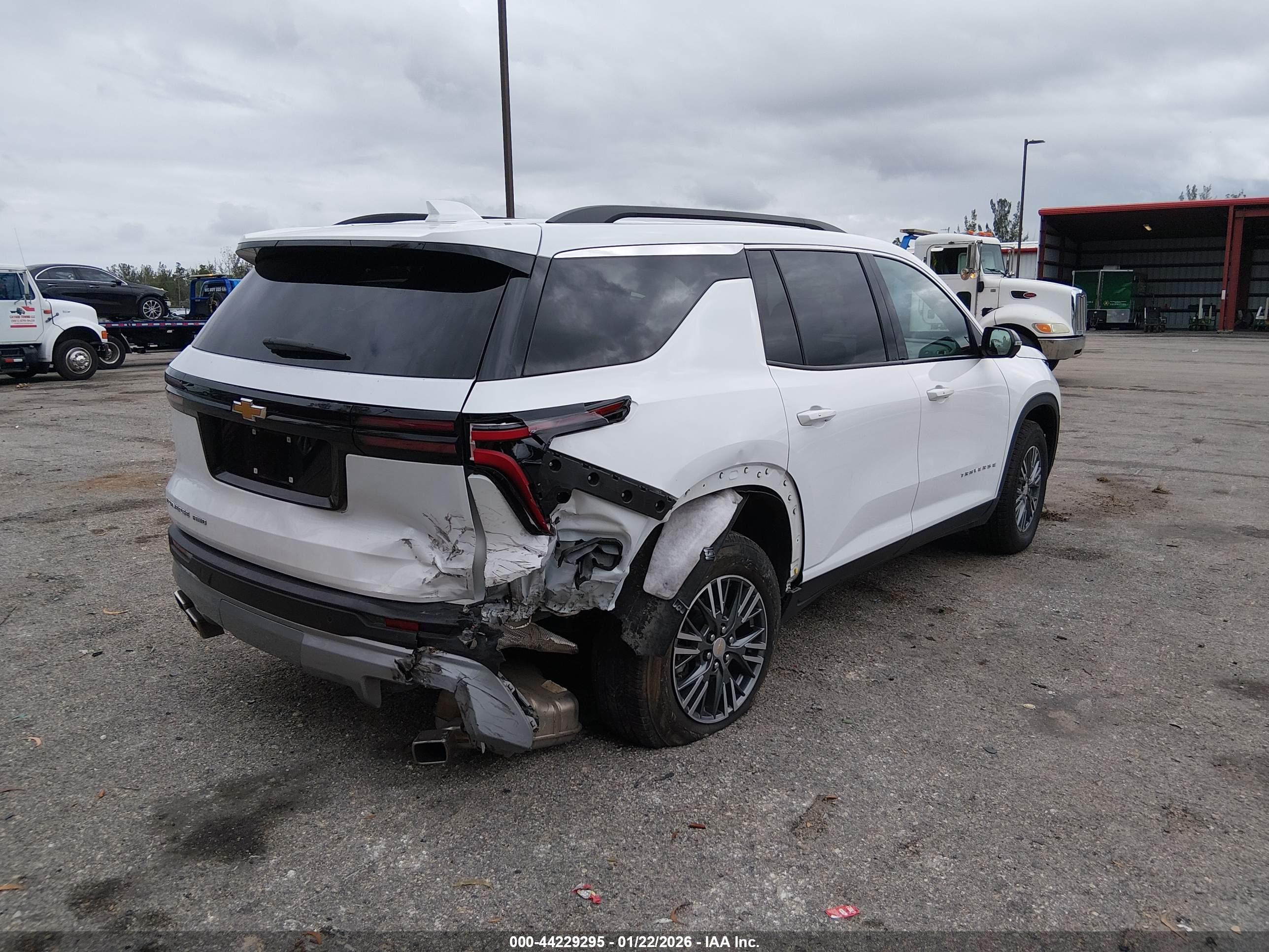 CHEVROLET TRAVERSE image 4