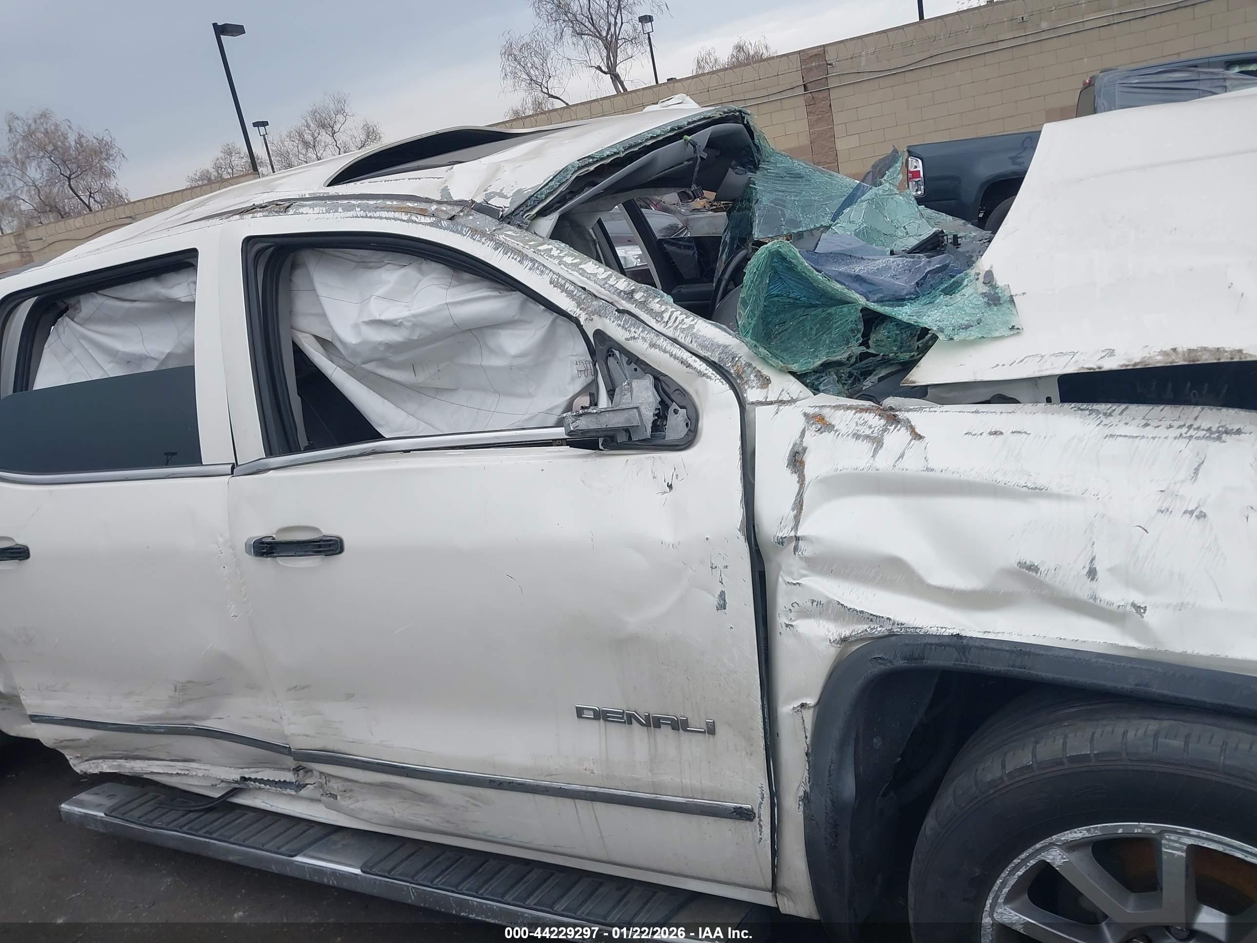 GMC SIERRA image 6