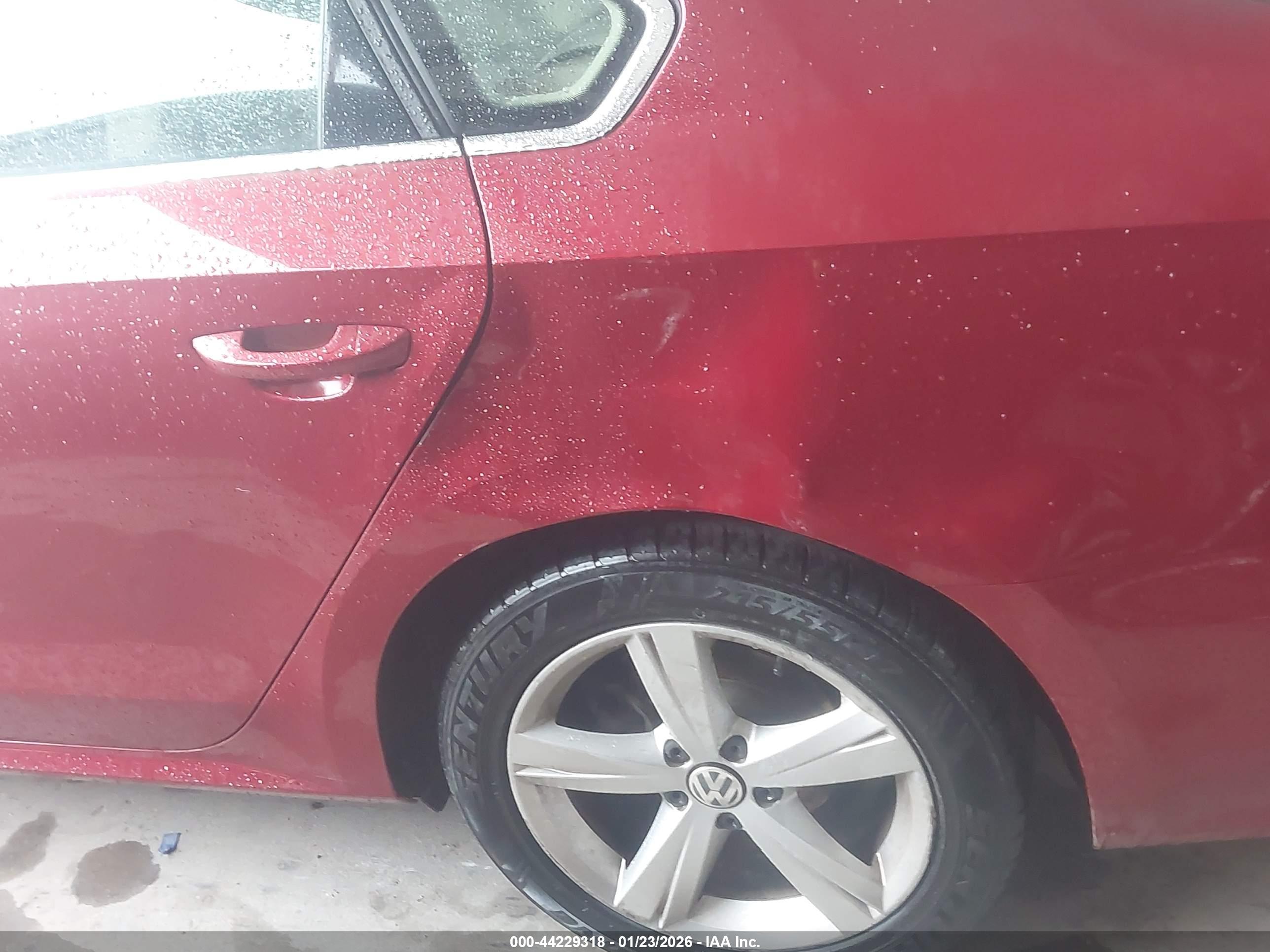 VOLKSWAGEN PASSAT image 6