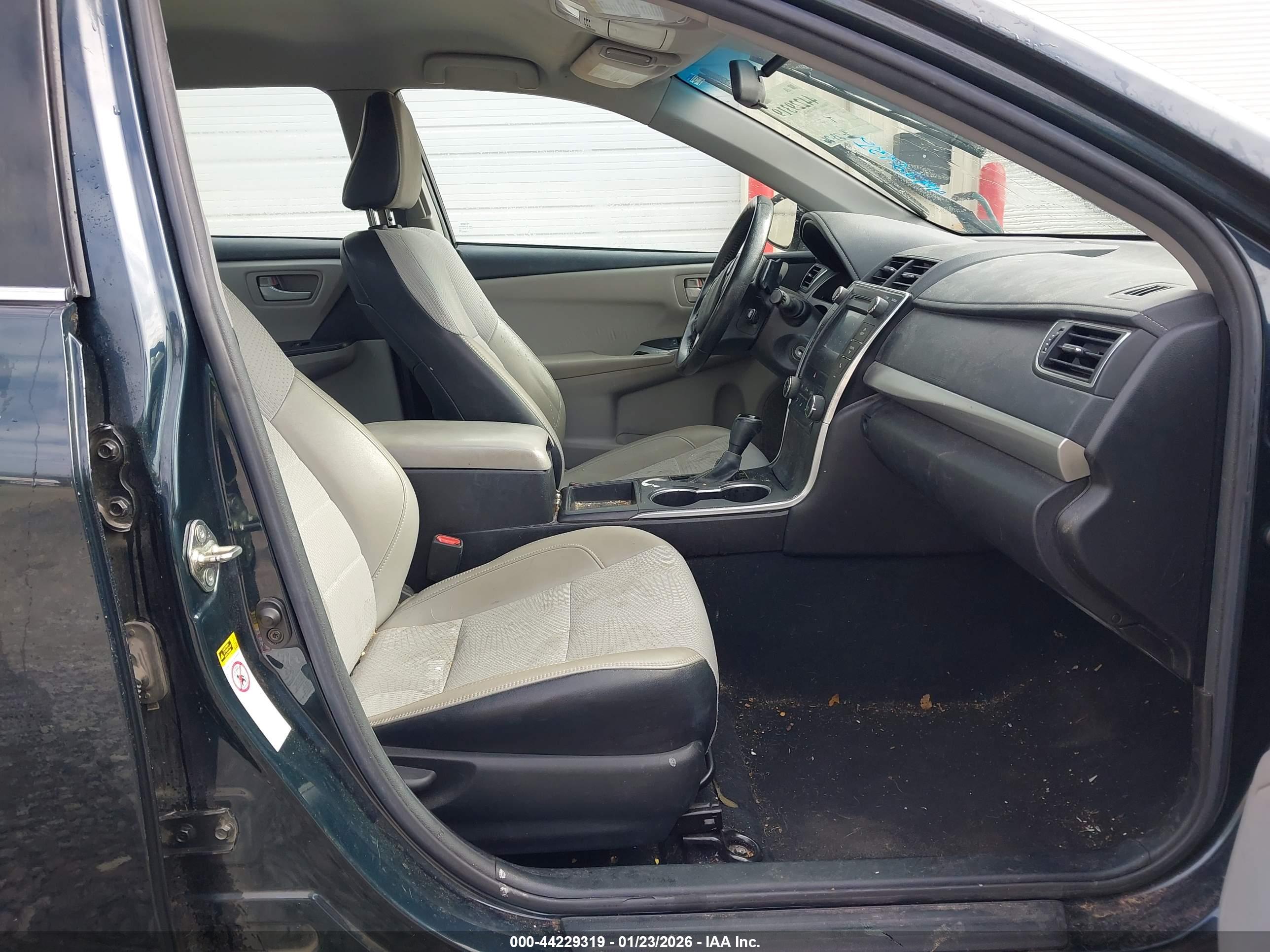 TOYOTA CAMRY image 5