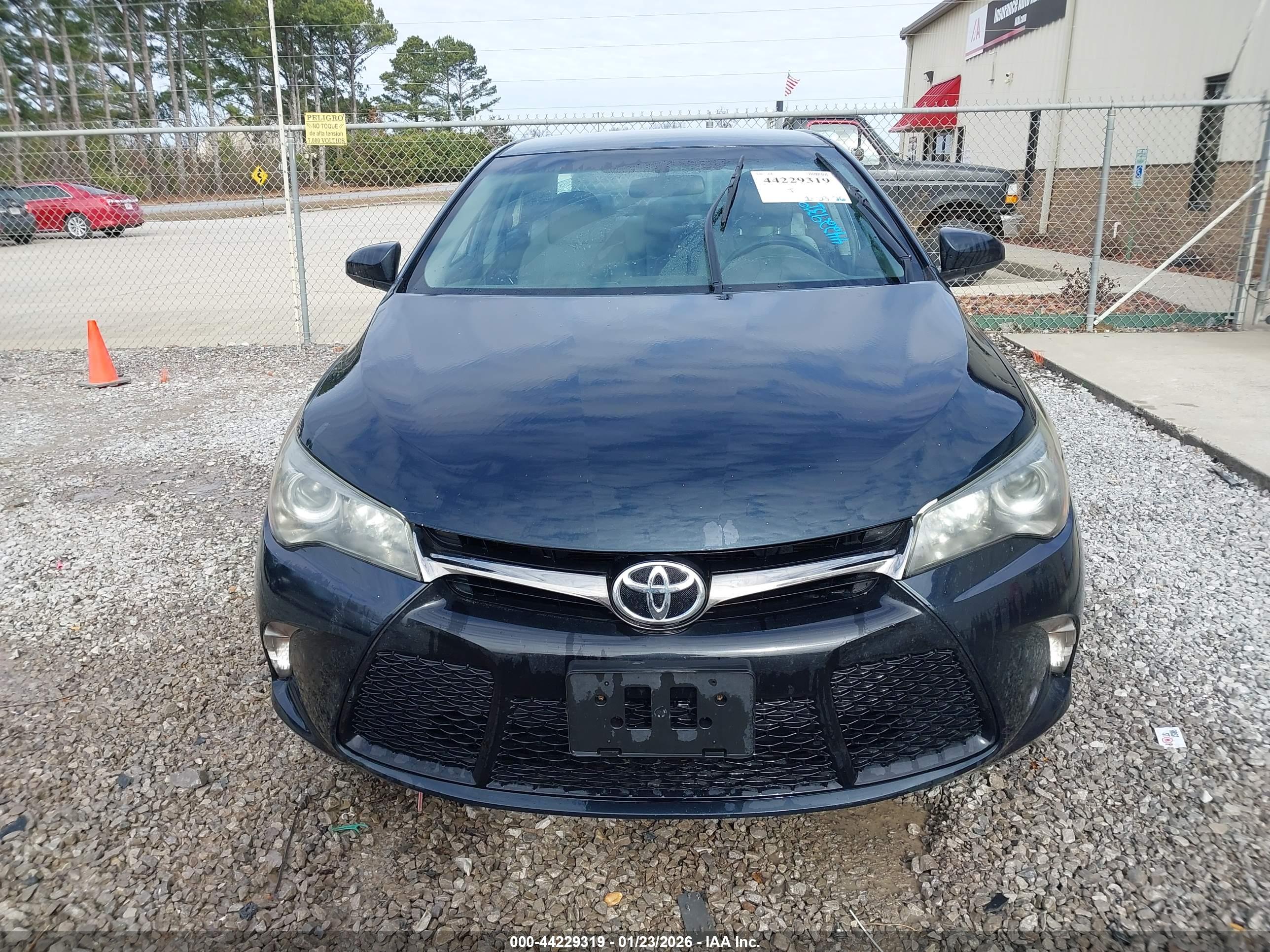 TOYOTA CAMRY image 6