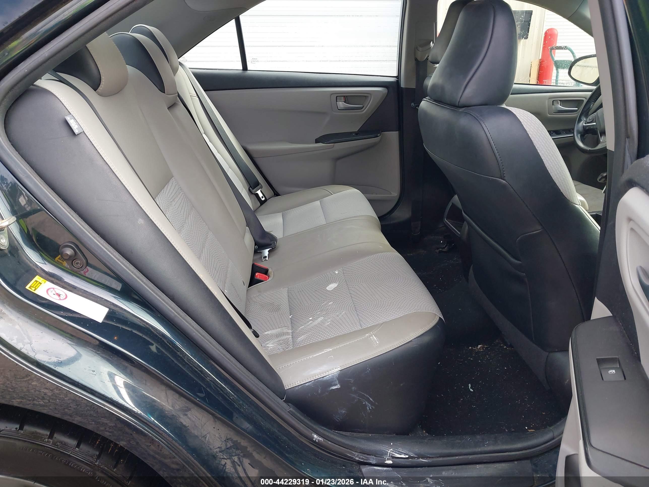 TOYOTA CAMRY image 8