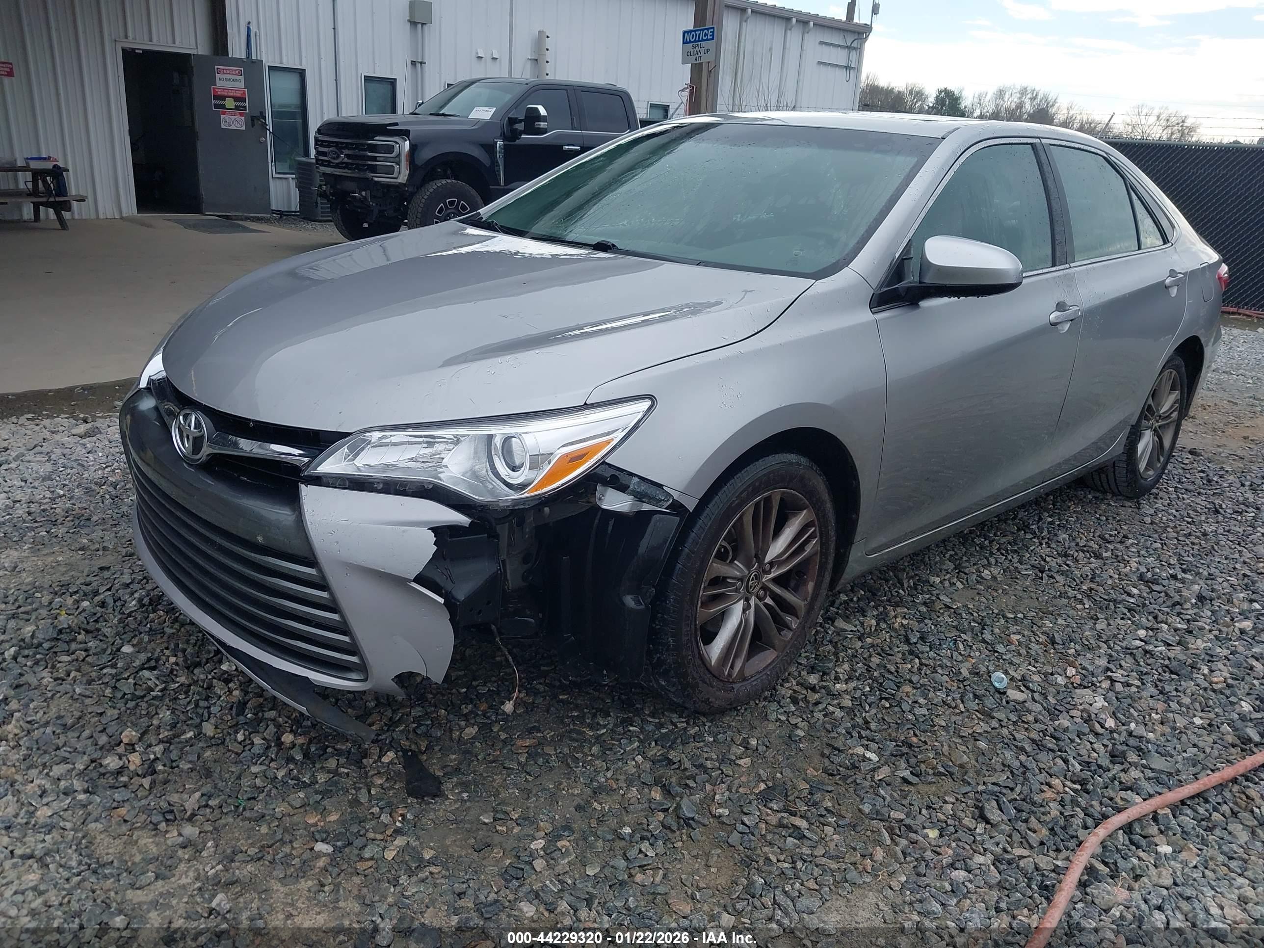 TOYOTA CAMRY image 2