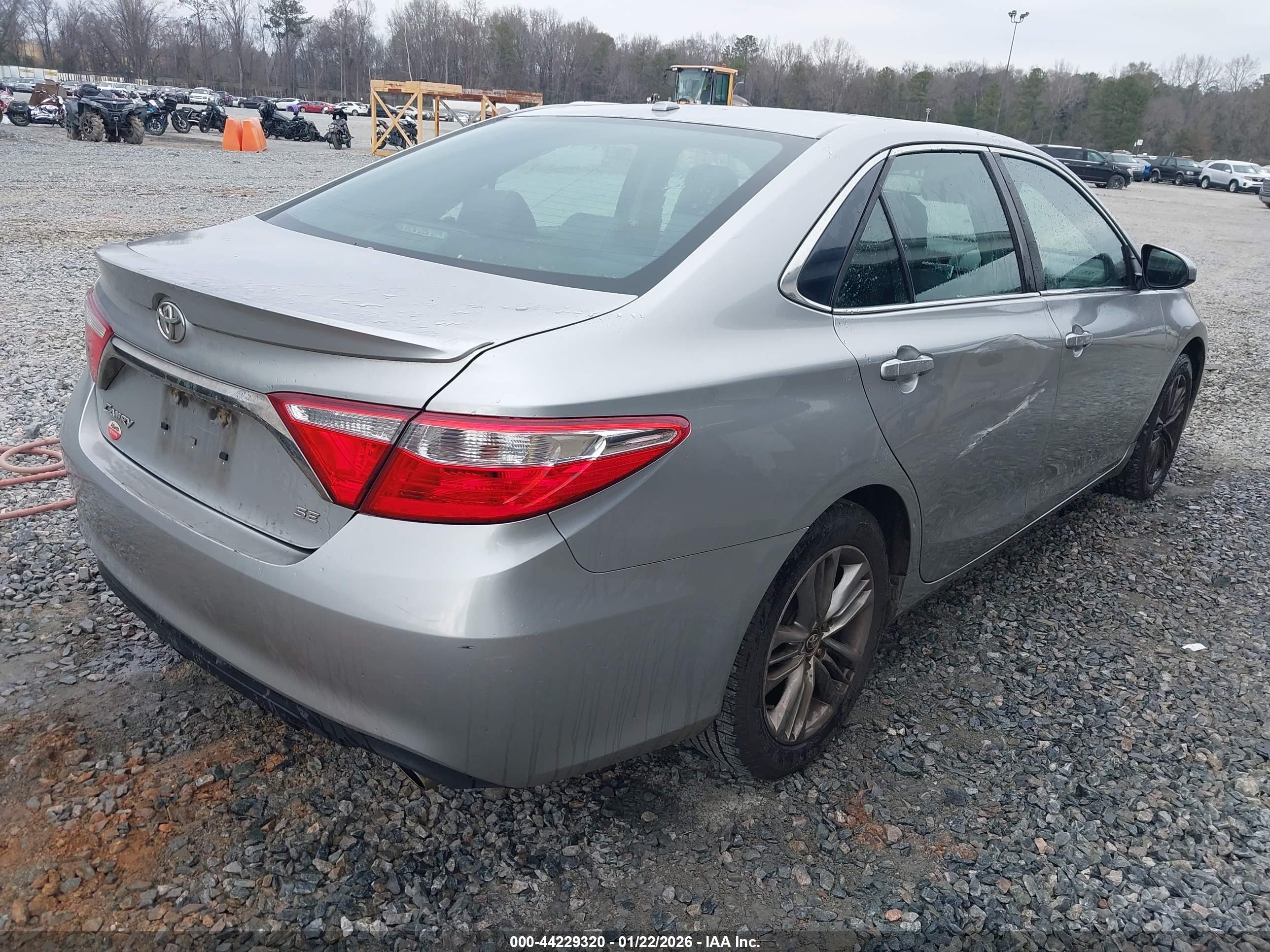 TOYOTA CAMRY image 4
