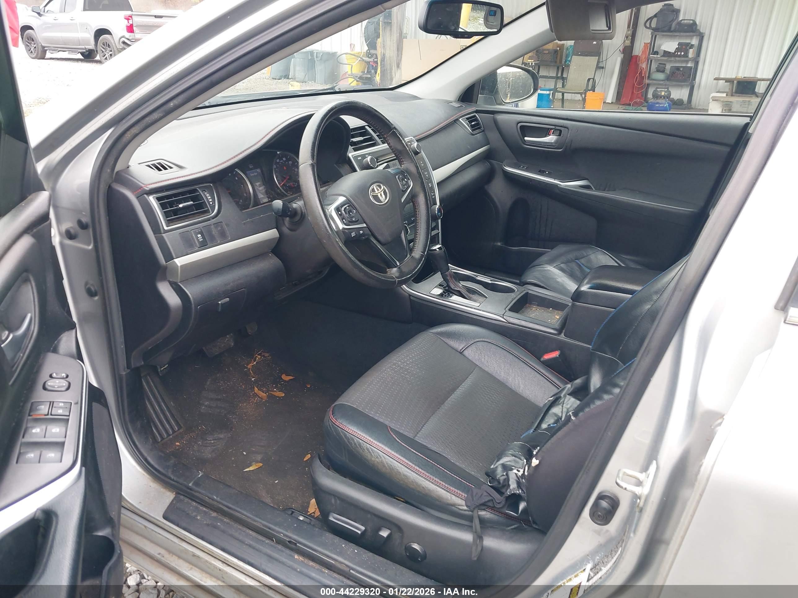 TOYOTA CAMRY image 5