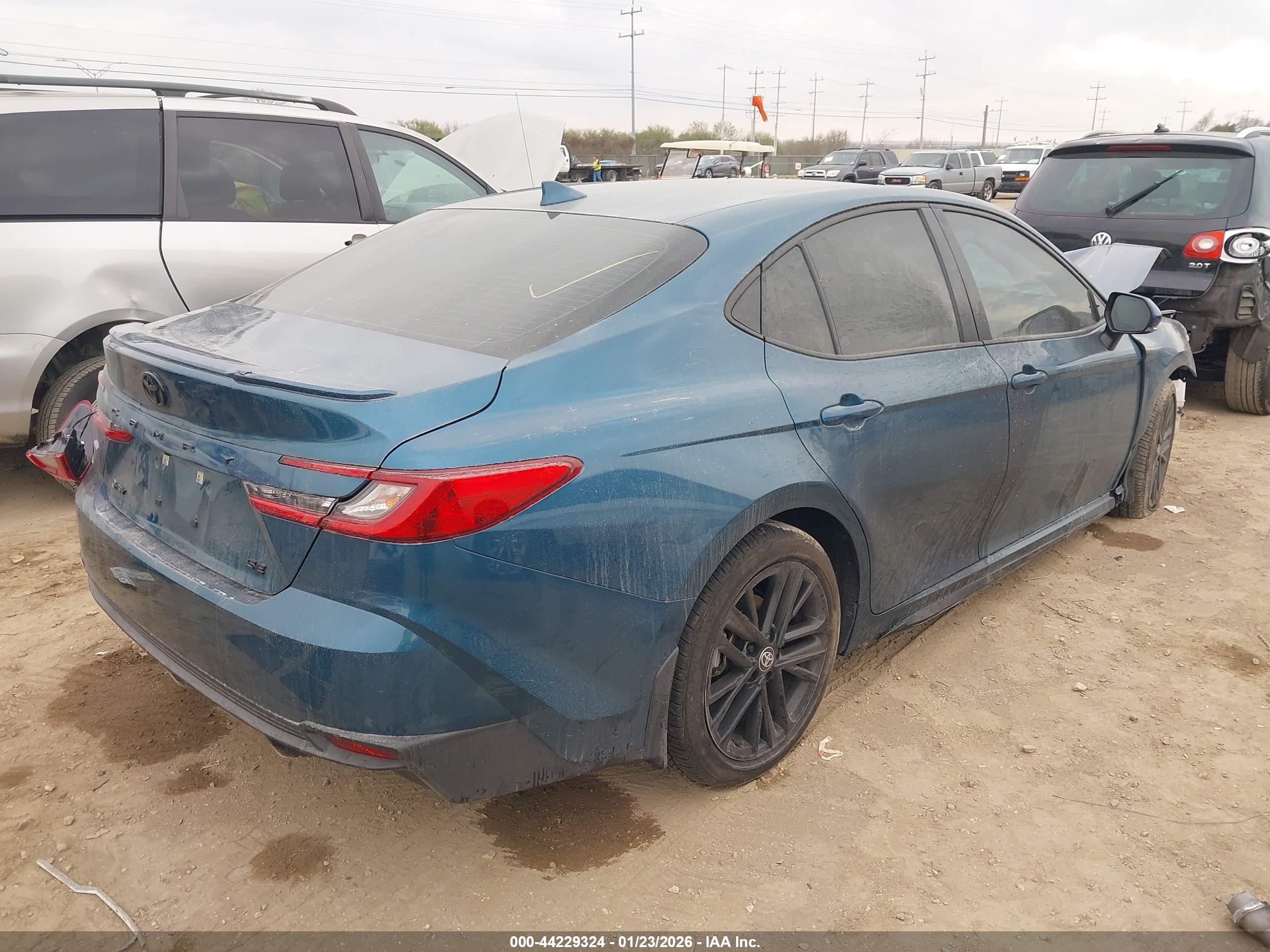 TOYOTA CAMRY image 4