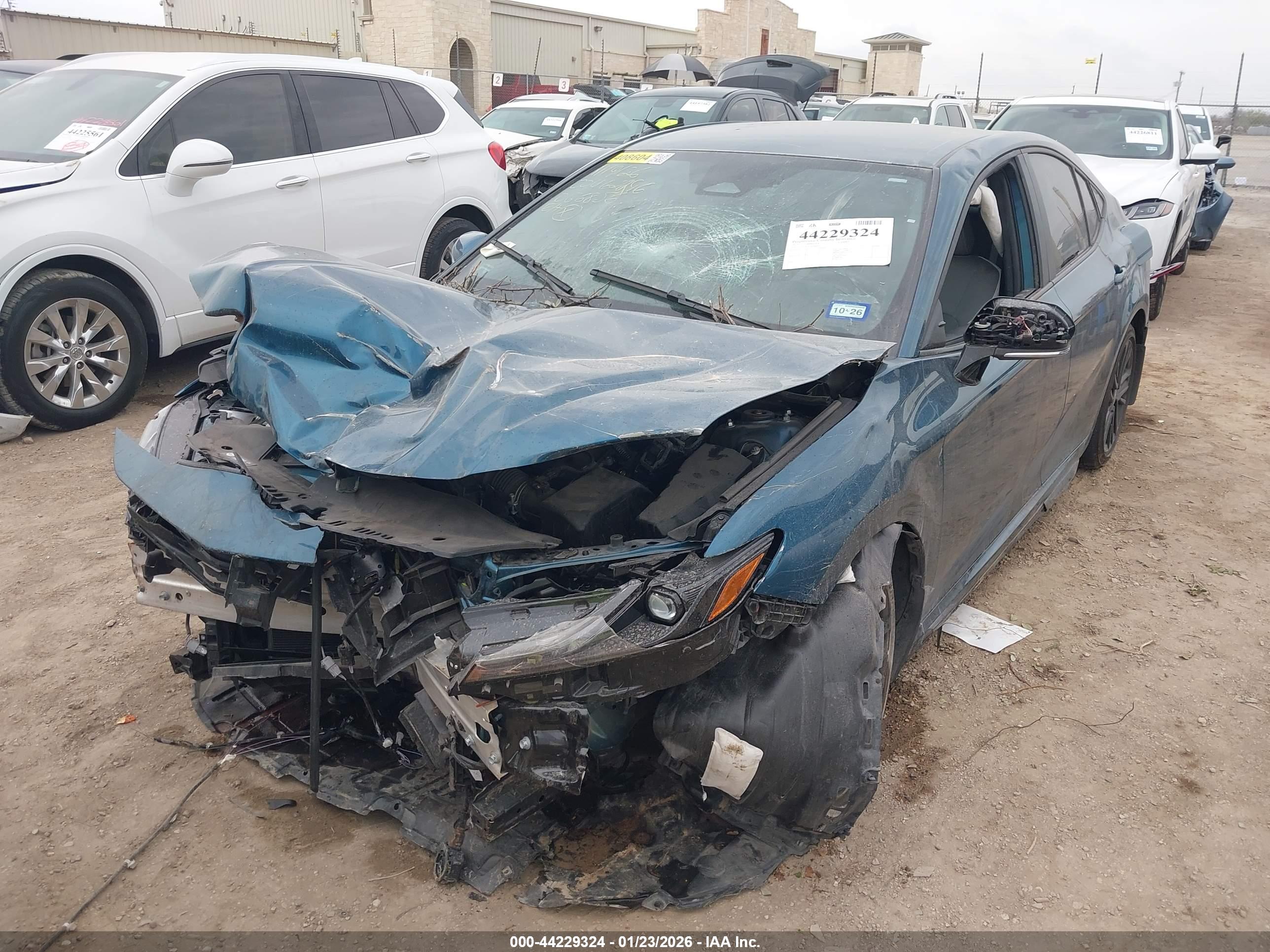 TOYOTA CAMRY image 6
