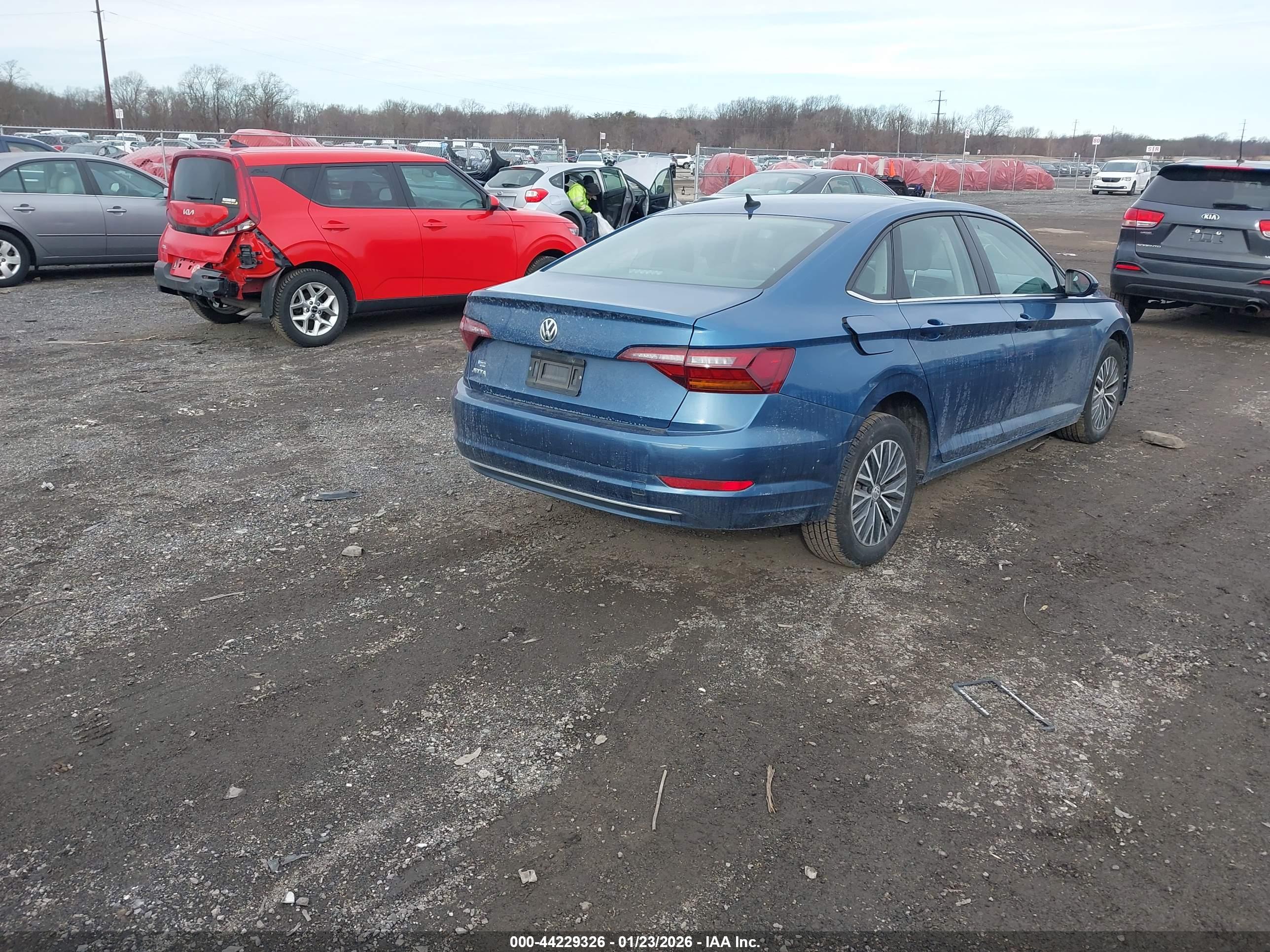 VOLKSWAGEN JETTA image 4