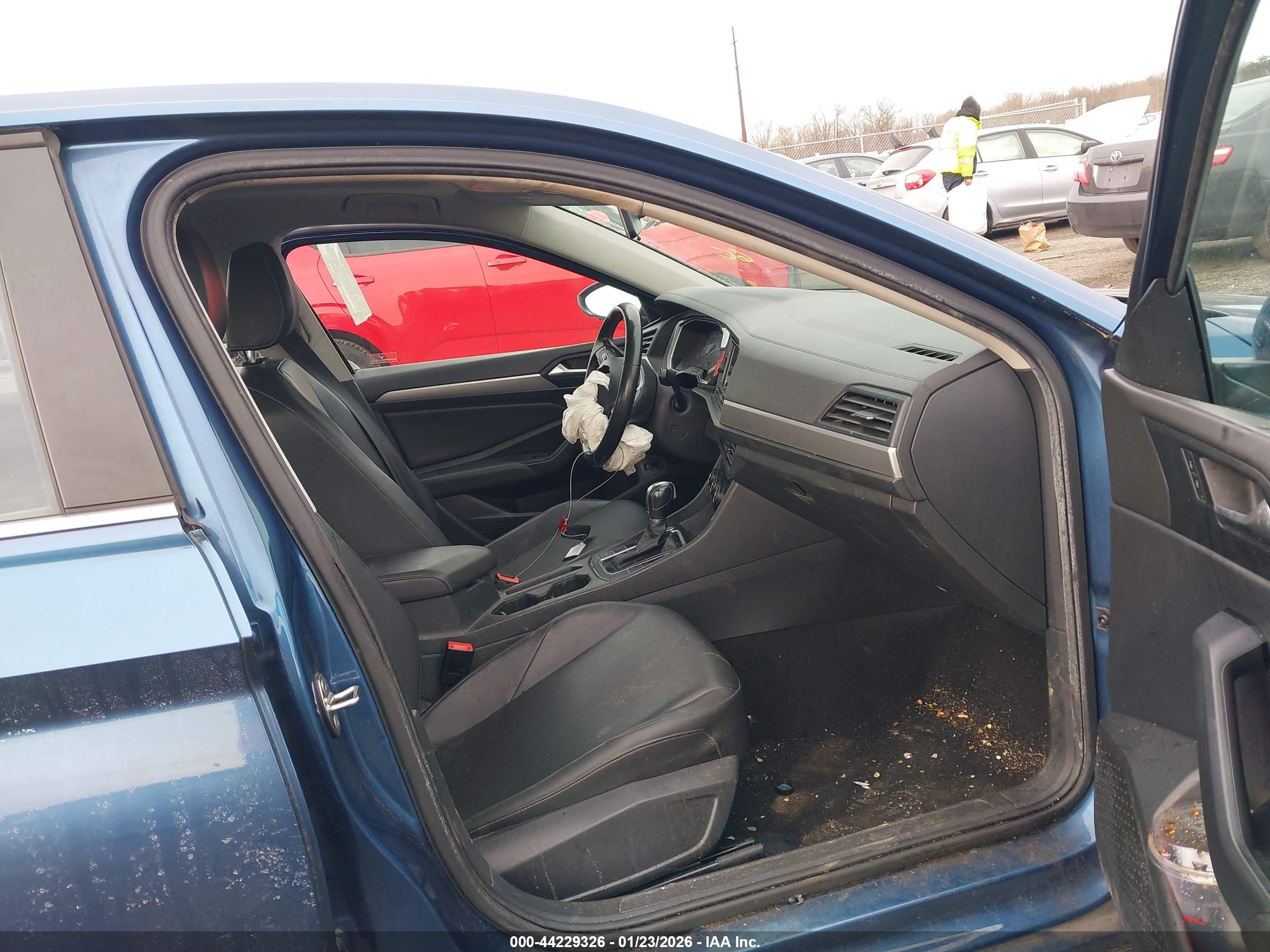 VOLKSWAGEN JETTA image 5