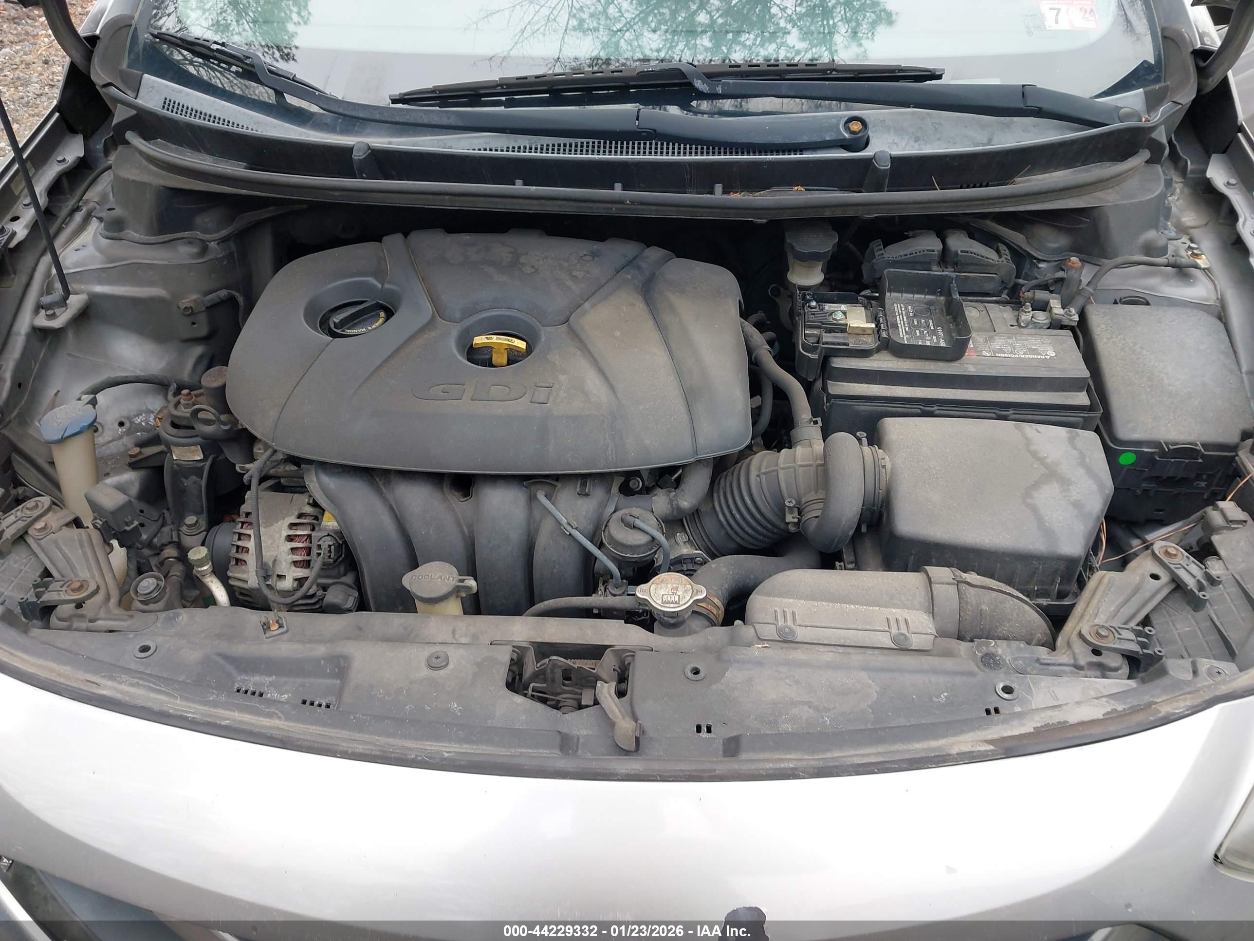 HYUNDAI ELANTRA image 10