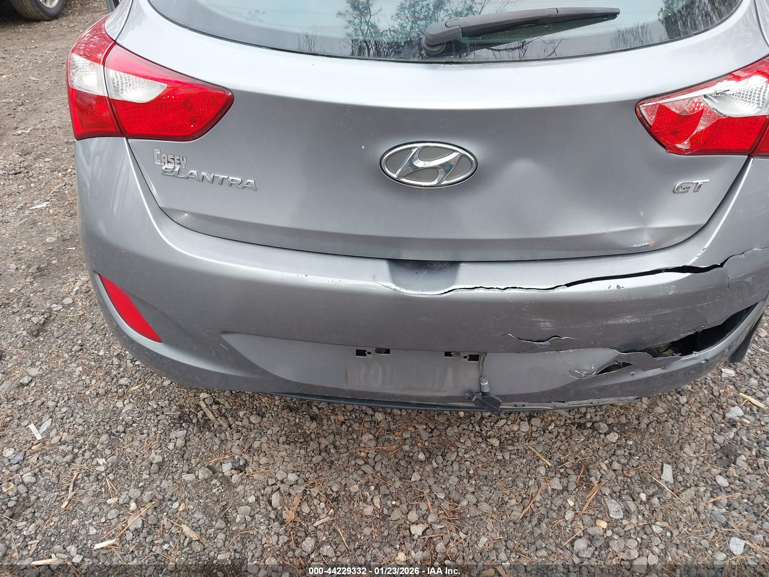 HYUNDAI ELANTRA image 6