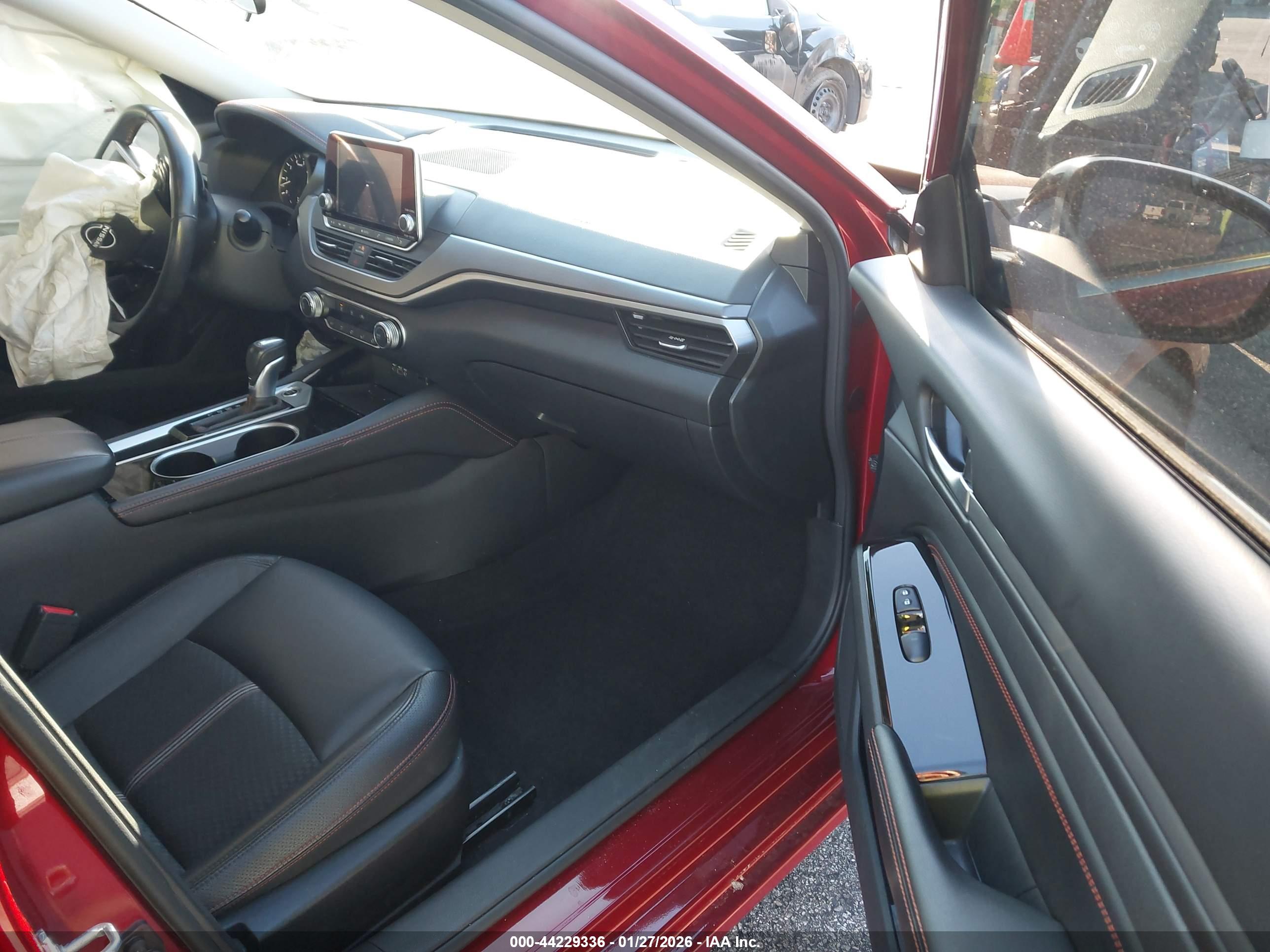 NISSAN ALTIMA image 5
