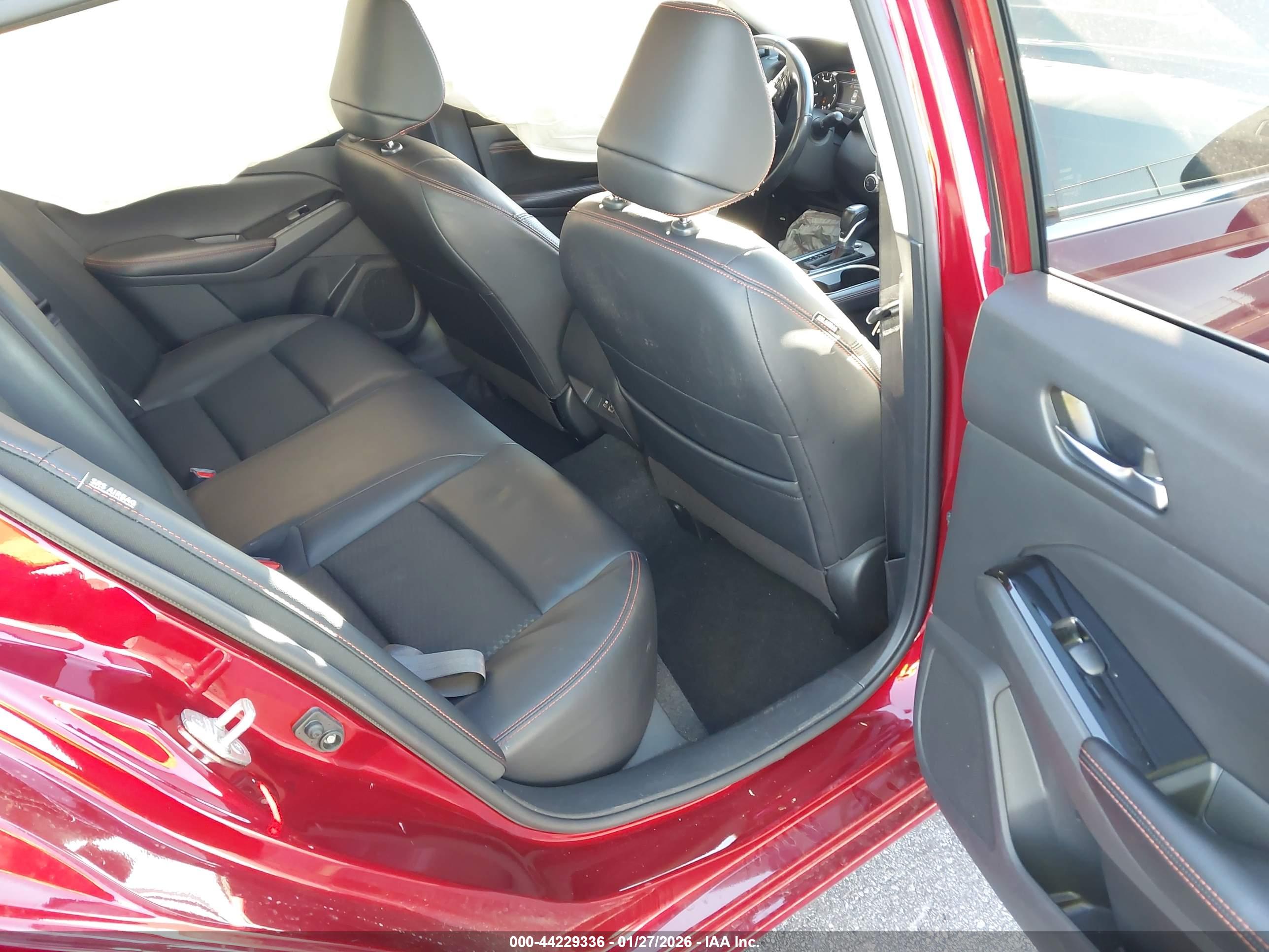NISSAN ALTIMA image 8