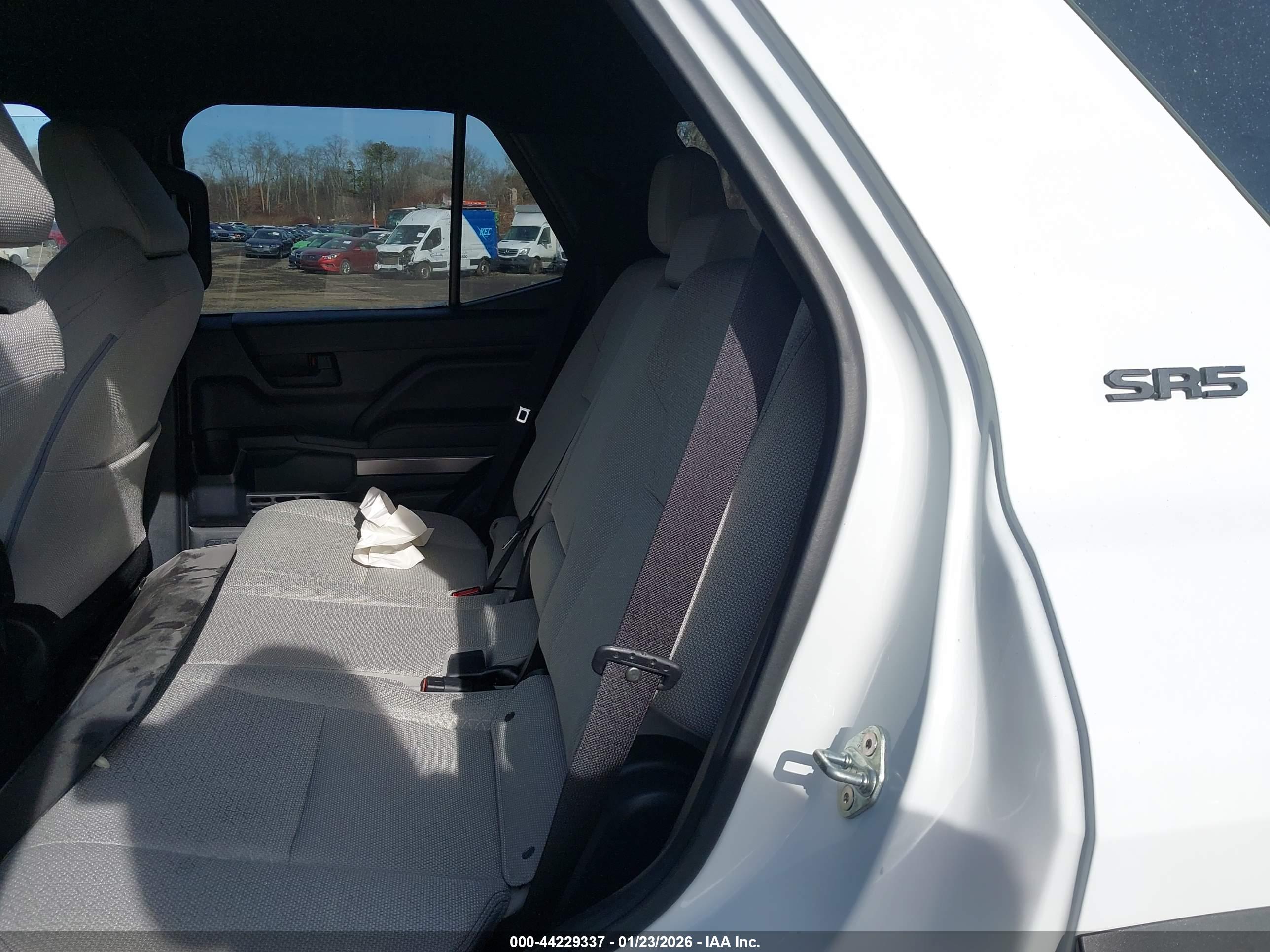 TOYOTA 4RUNNER image 8