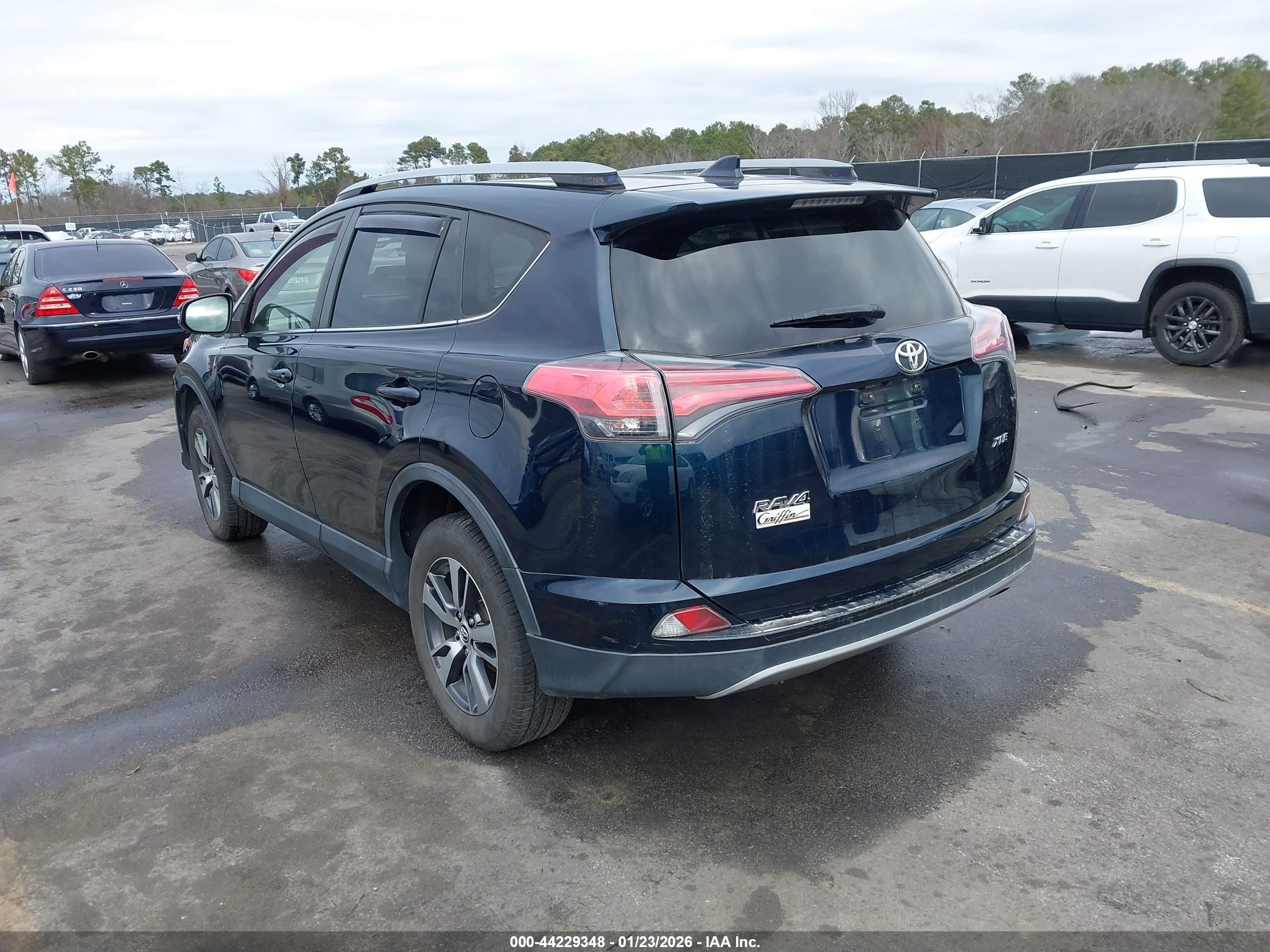 TOYOTA RAV4 image 3