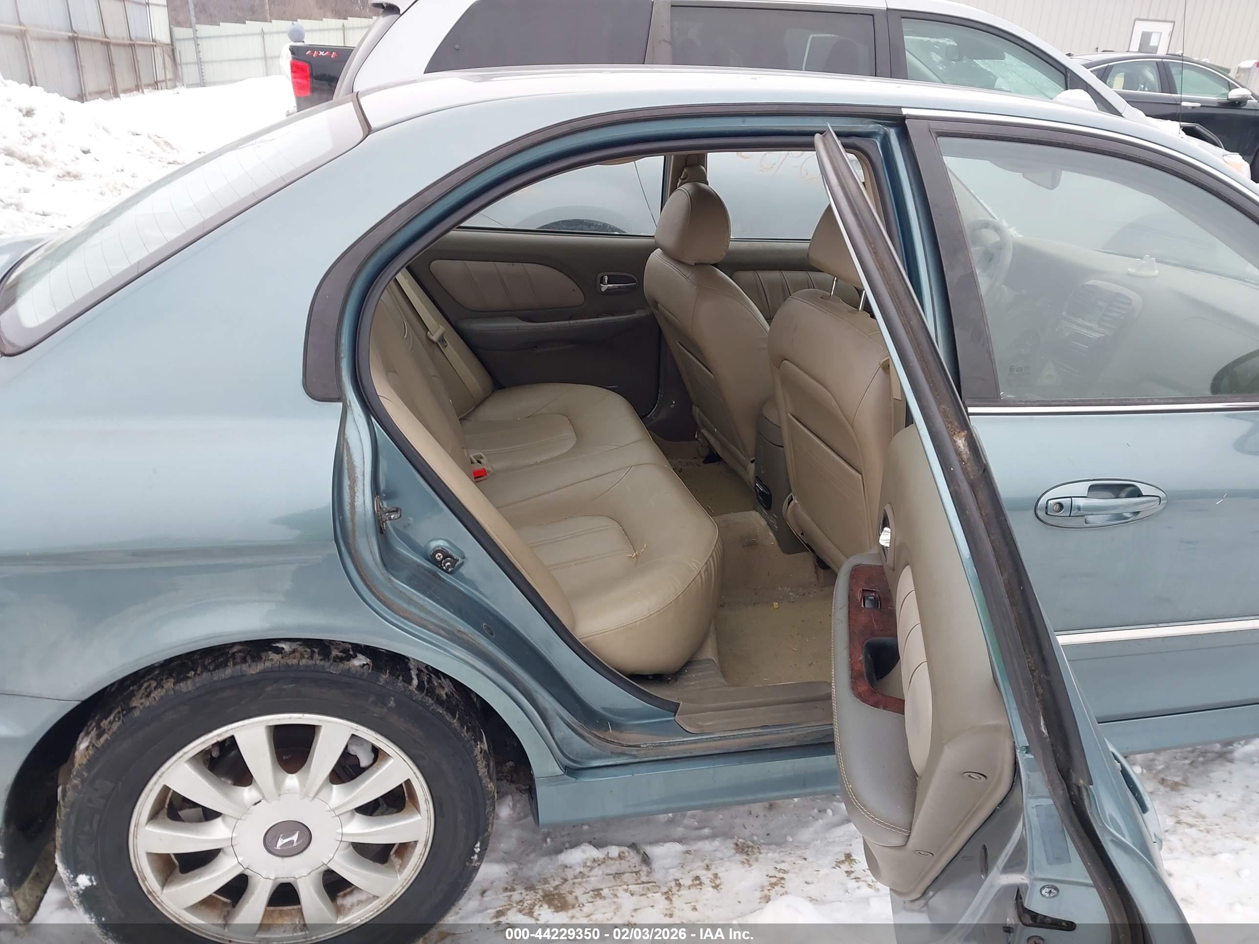 HYUNDAI SONATA image 8