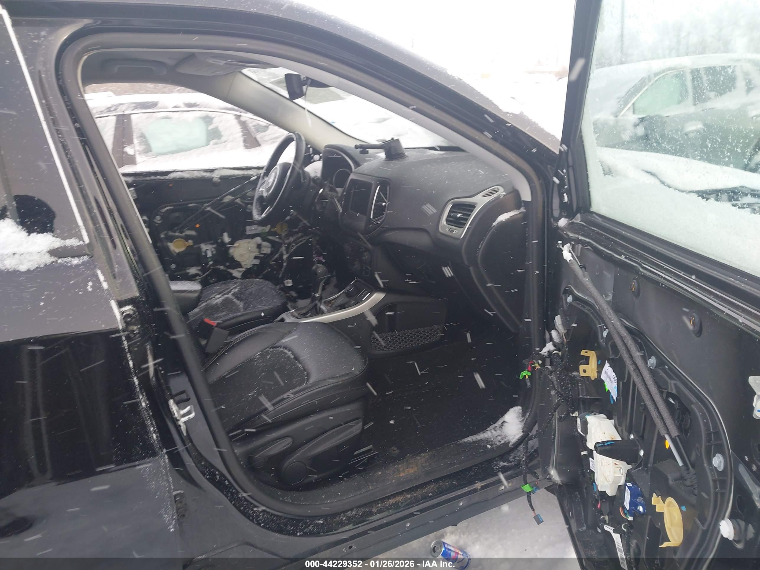 JEEP COMPASS image 5