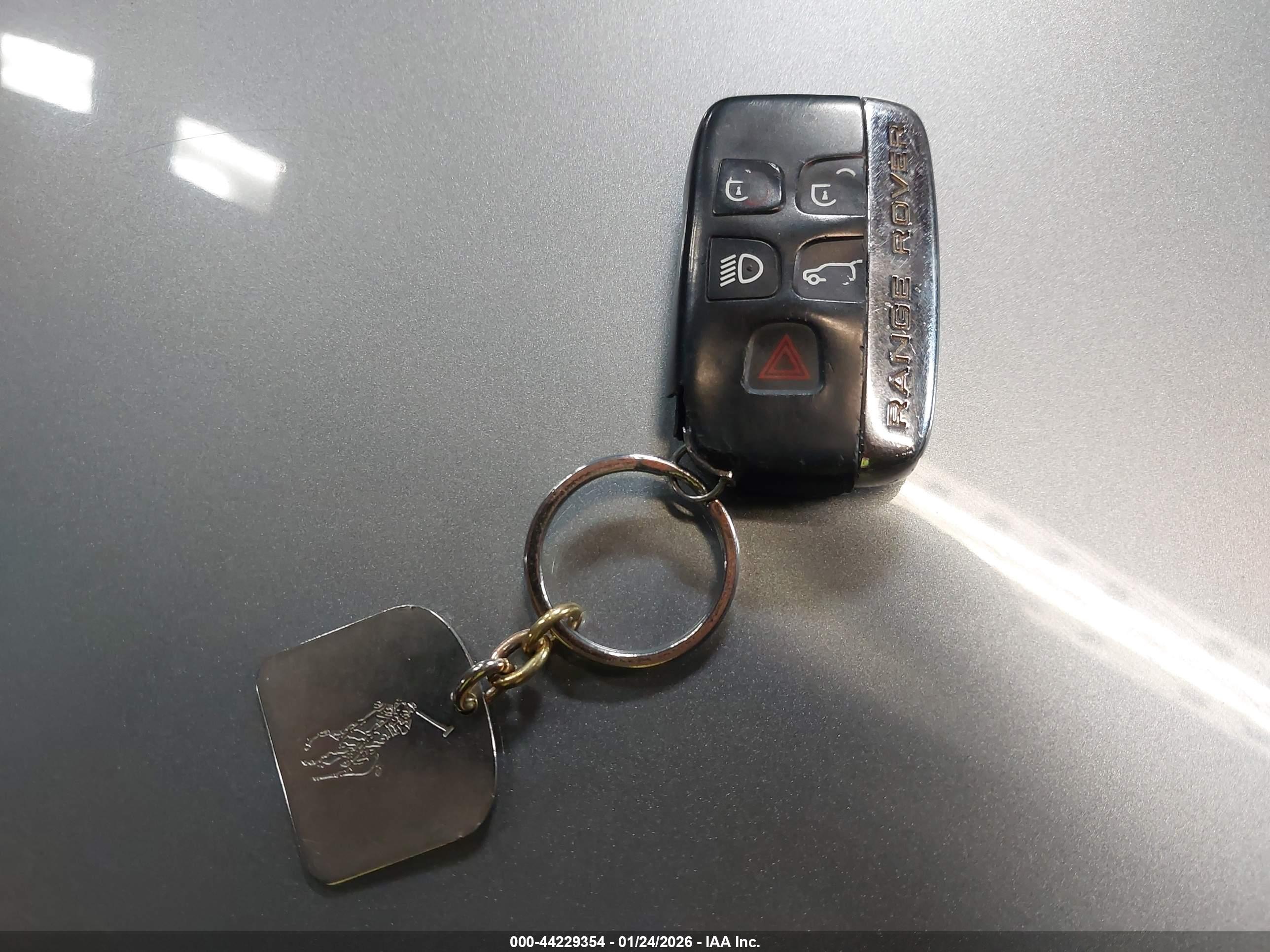 LAND ROVER image 11