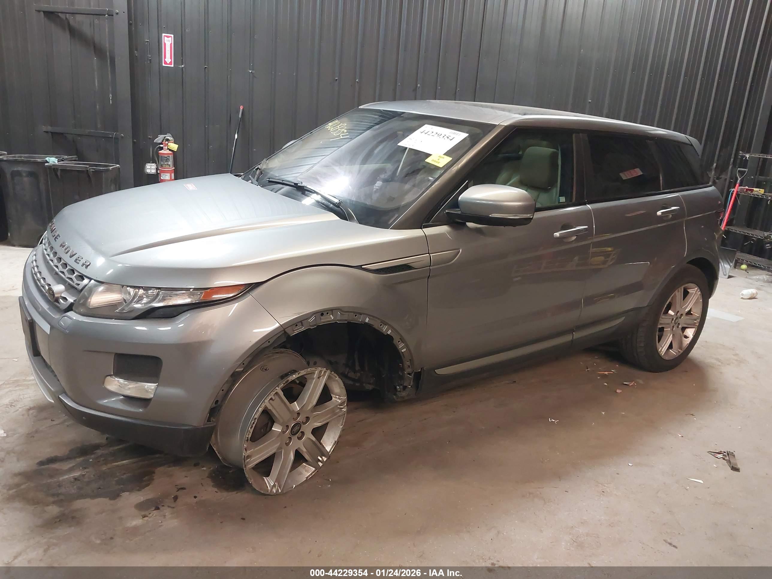 LAND ROVER image 6