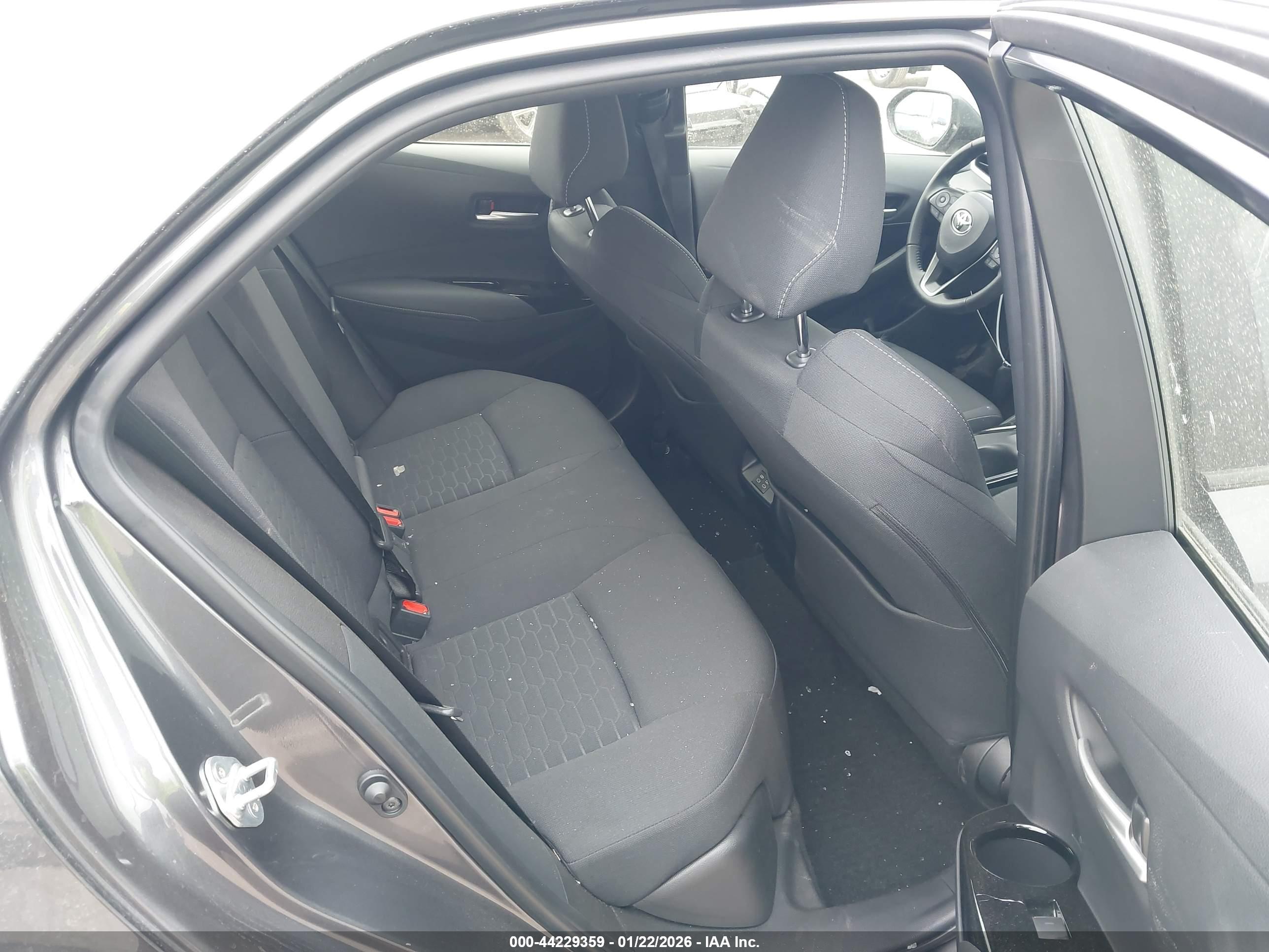 TOYOTA COROLLA image 8