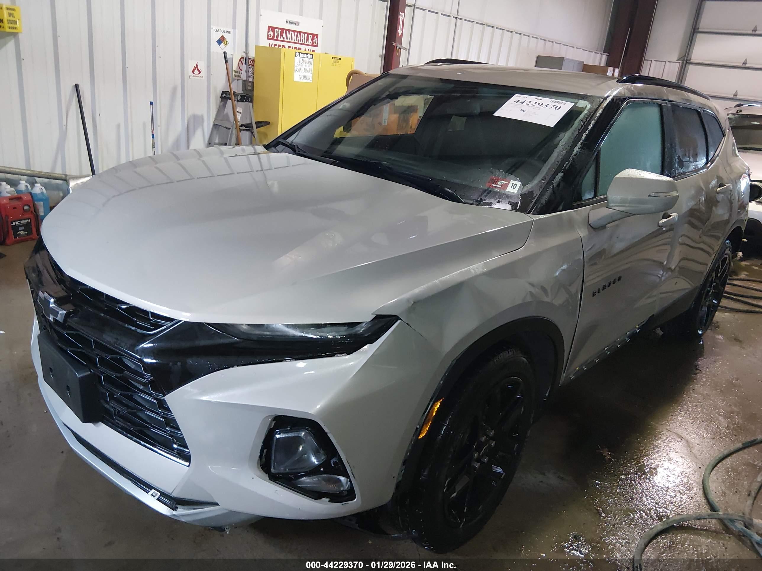 CHEVROLET BLAZER image 2