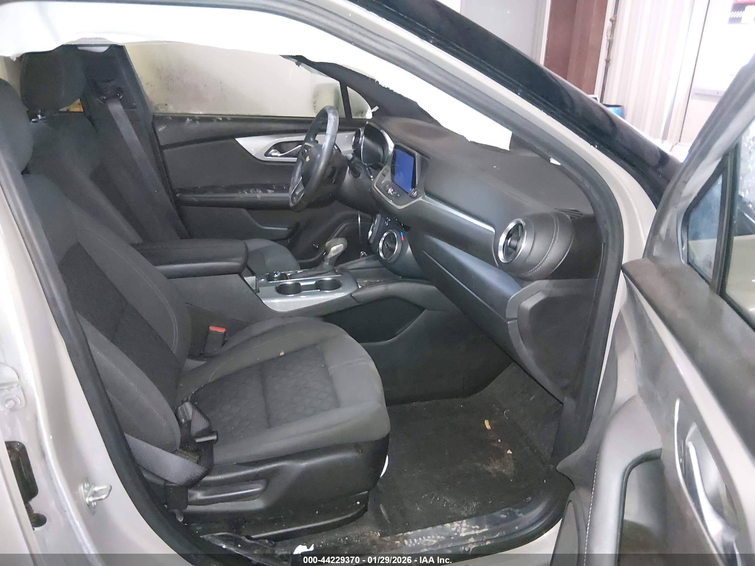 CHEVROLET BLAZER image 5