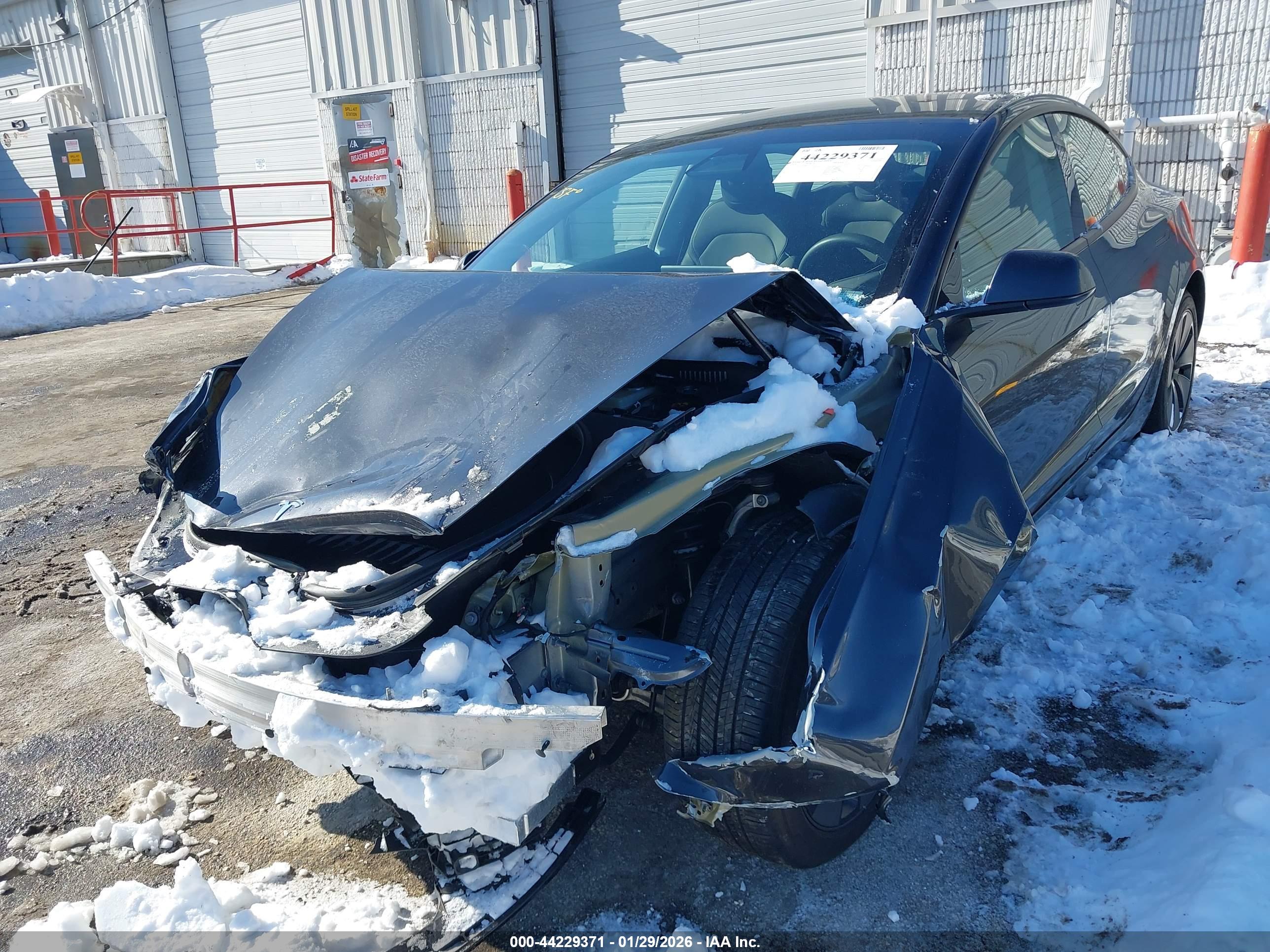 TESLA MODEL image 6