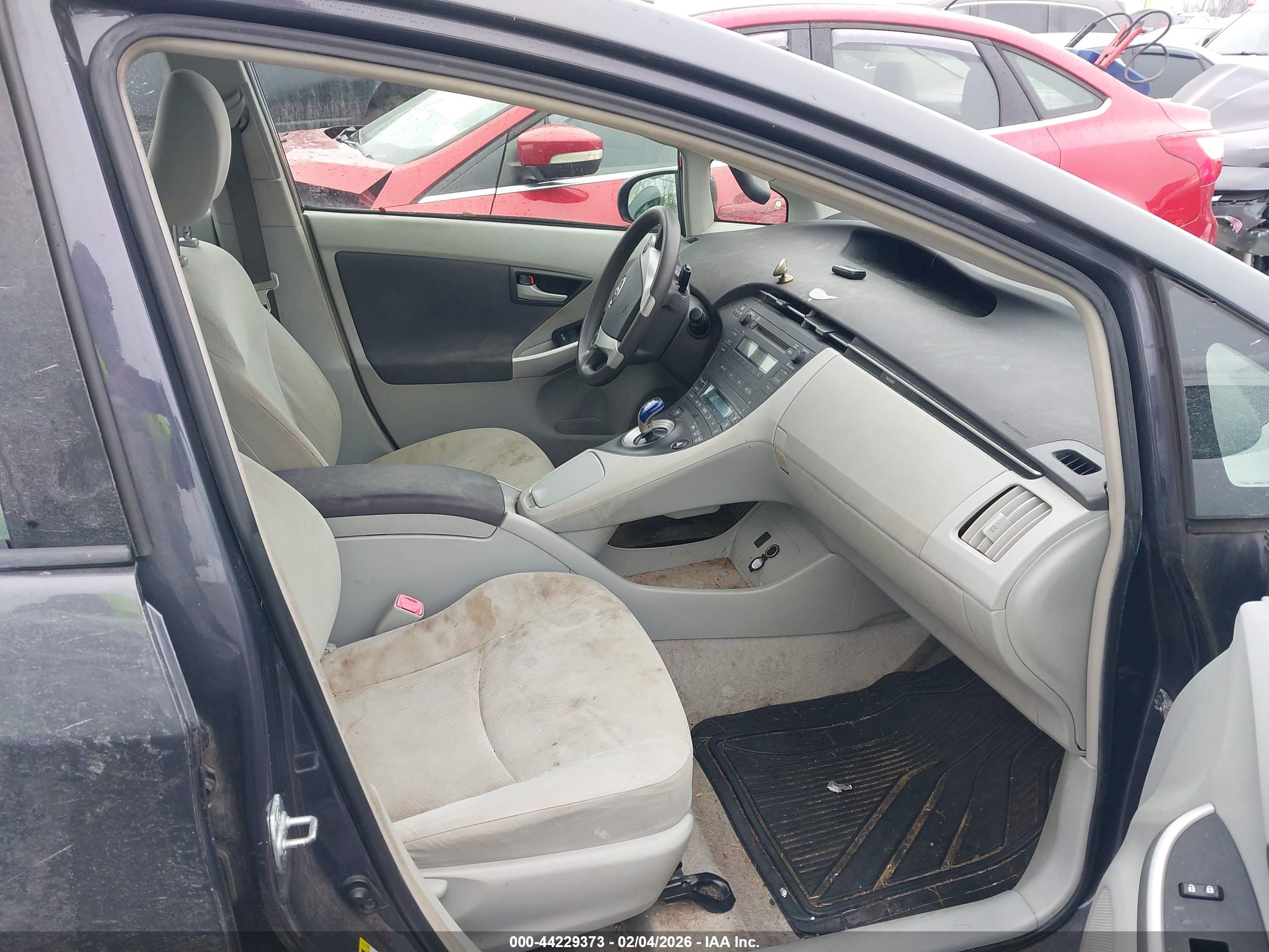 TOYOTA PRIUS image 5