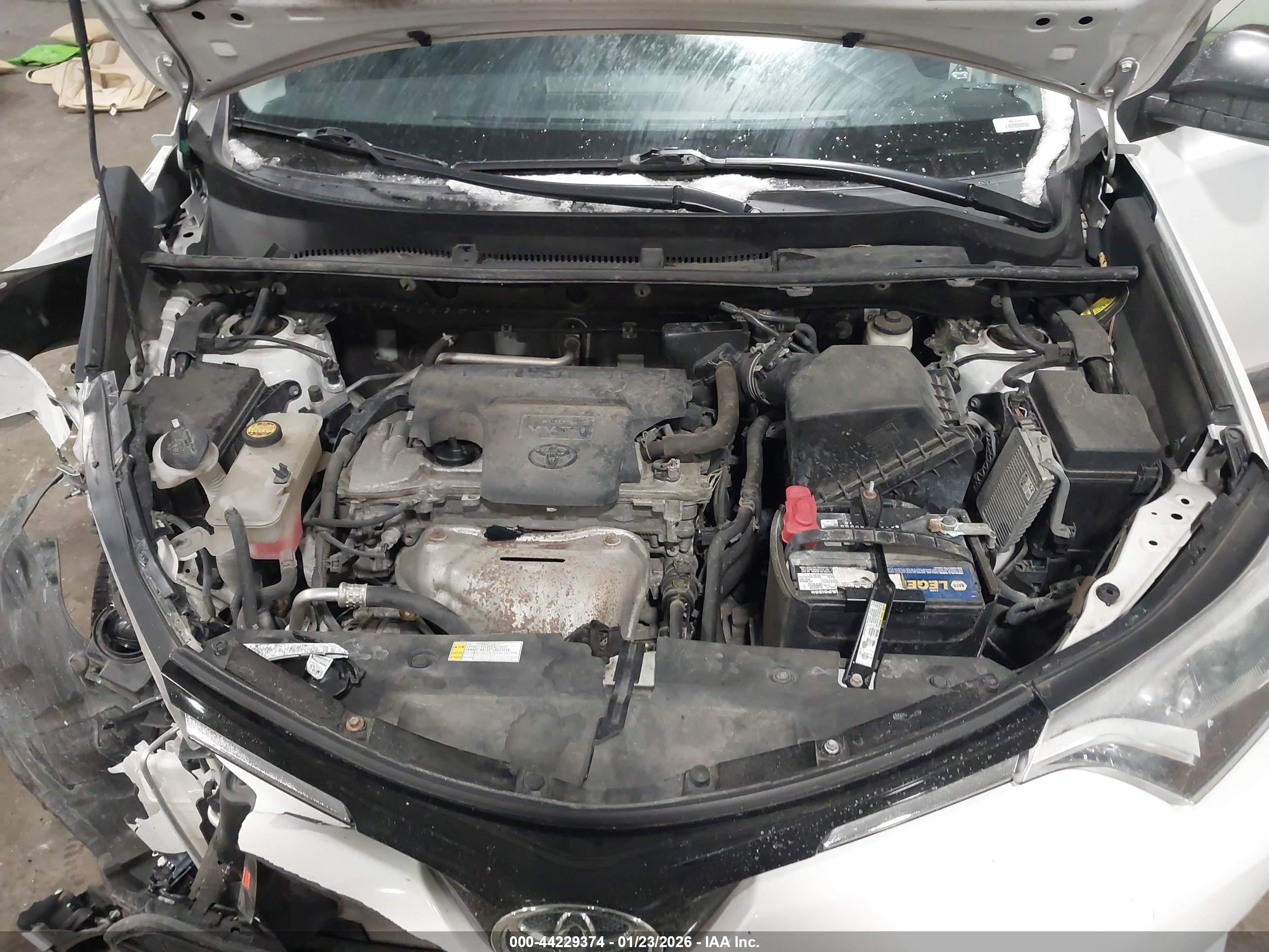 TOYOTA RAV4 image 10