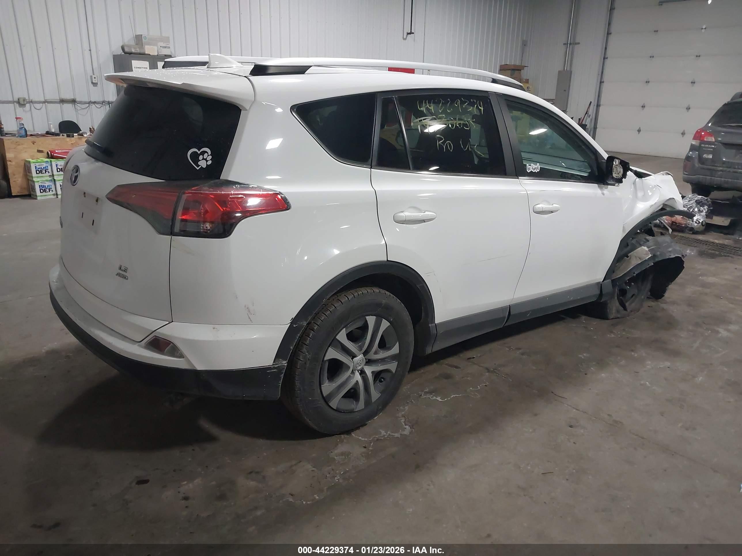 TOYOTA RAV4 image 4