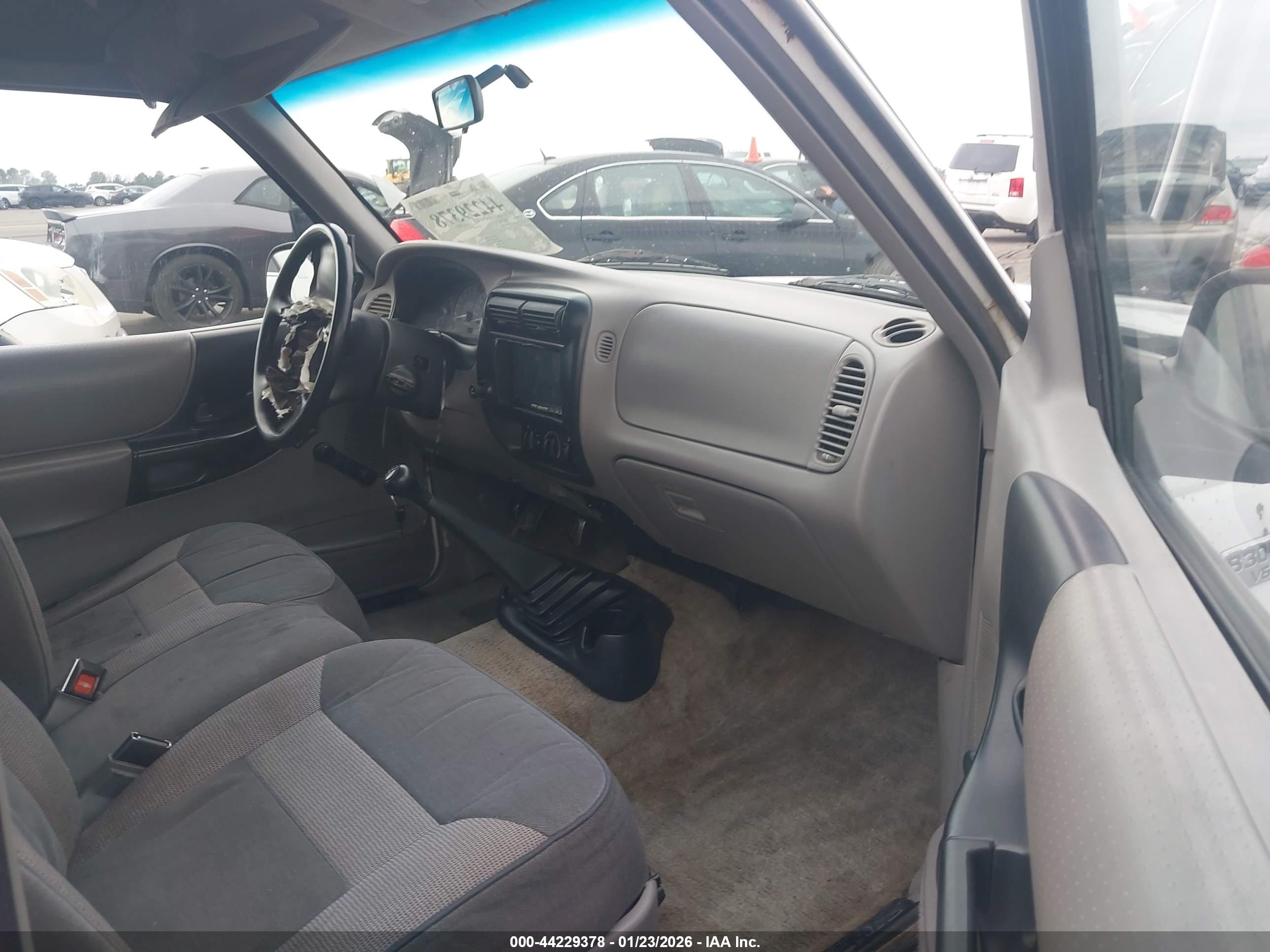 MAZDA B3000 image 5