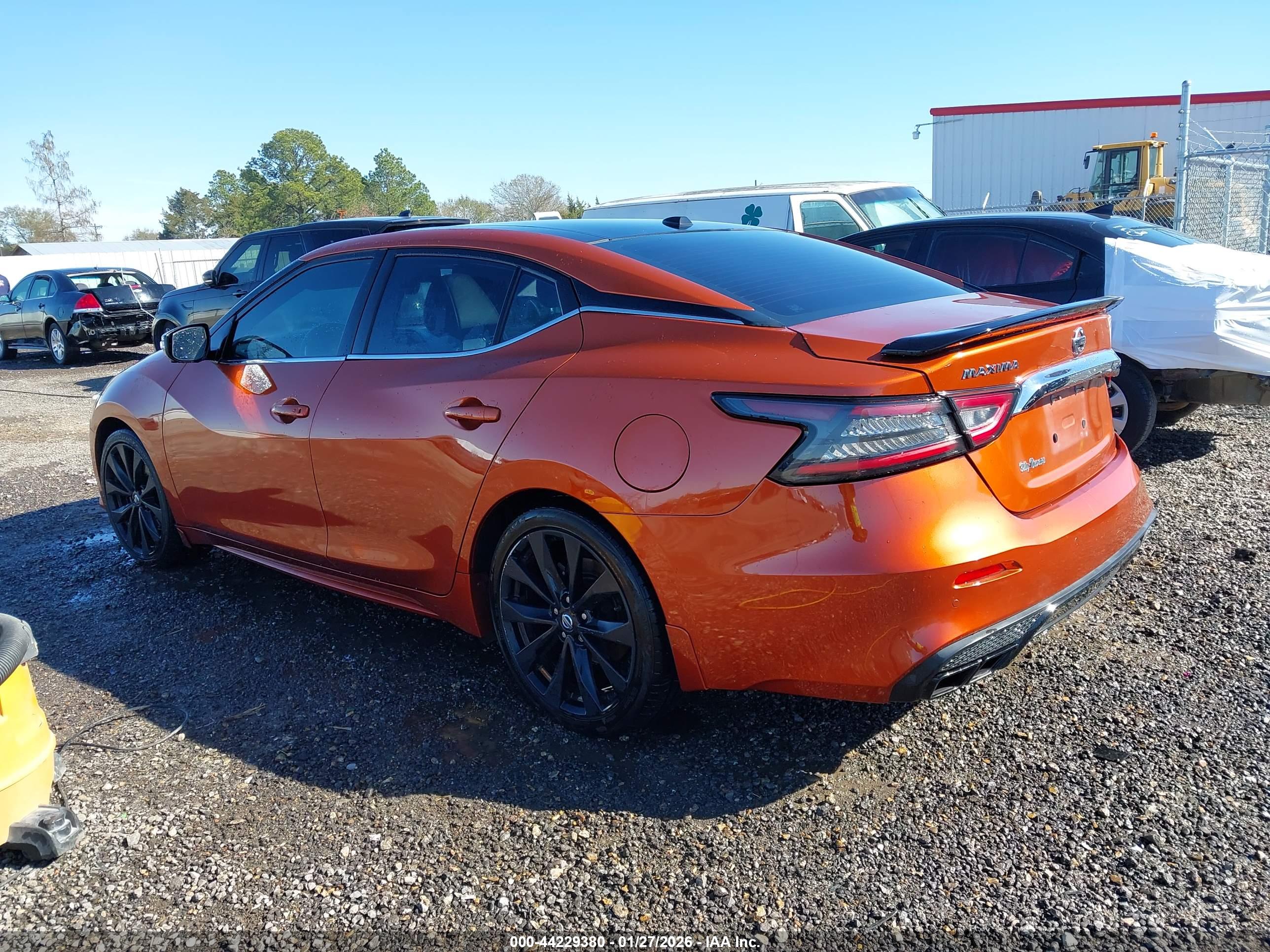 NISSAN MAXIMA image 3