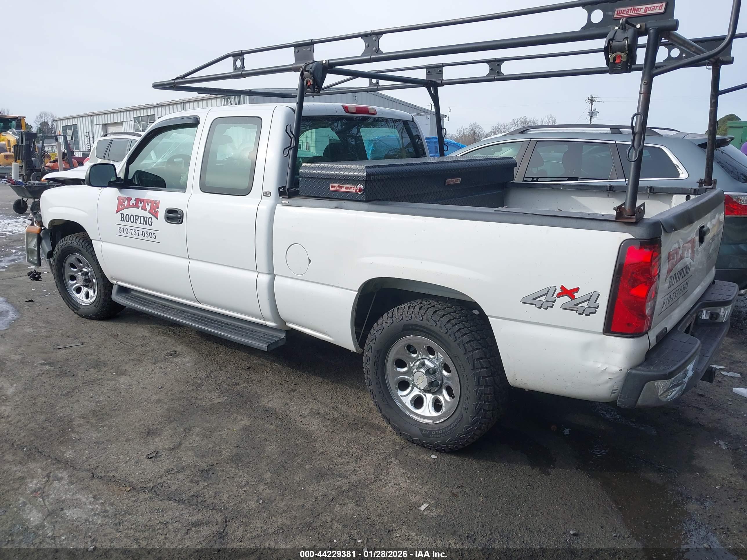 CHEVROLET SILVERADO image 3