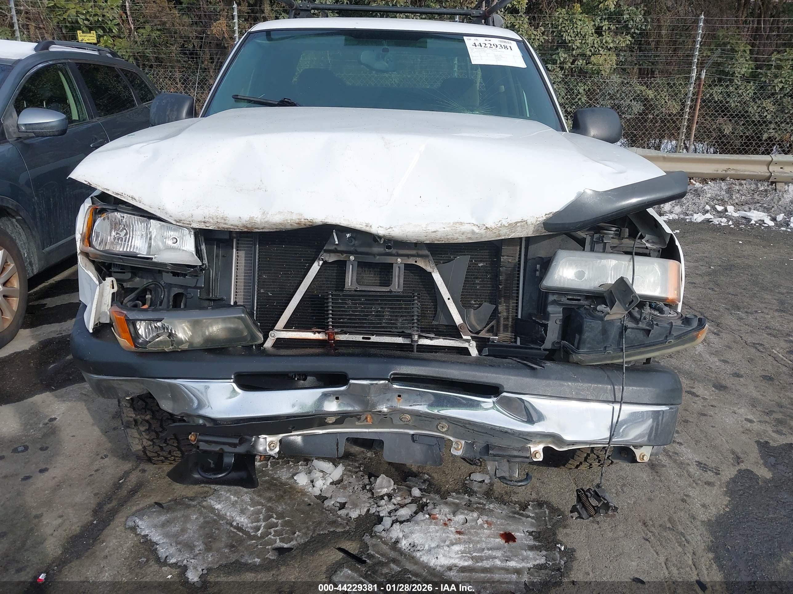 CHEVROLET SILVERADO image 6