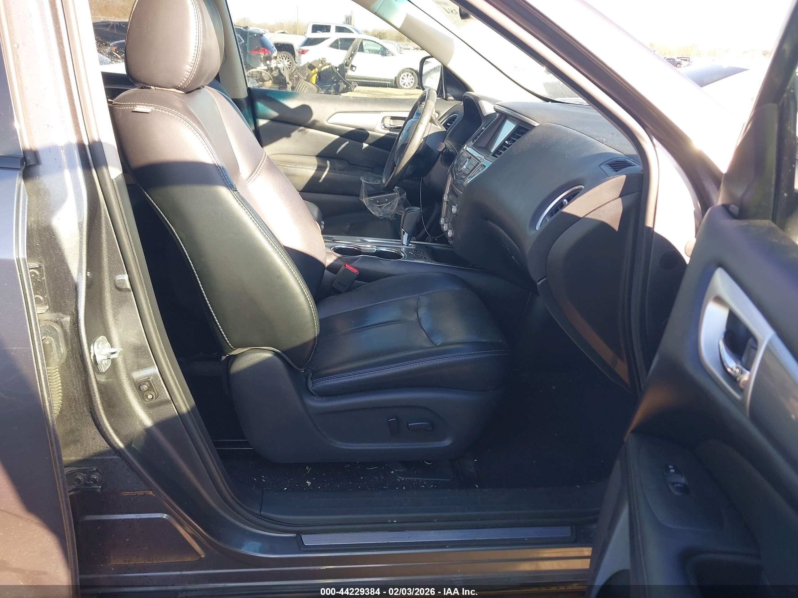 NISSAN PATHFINDER image 5