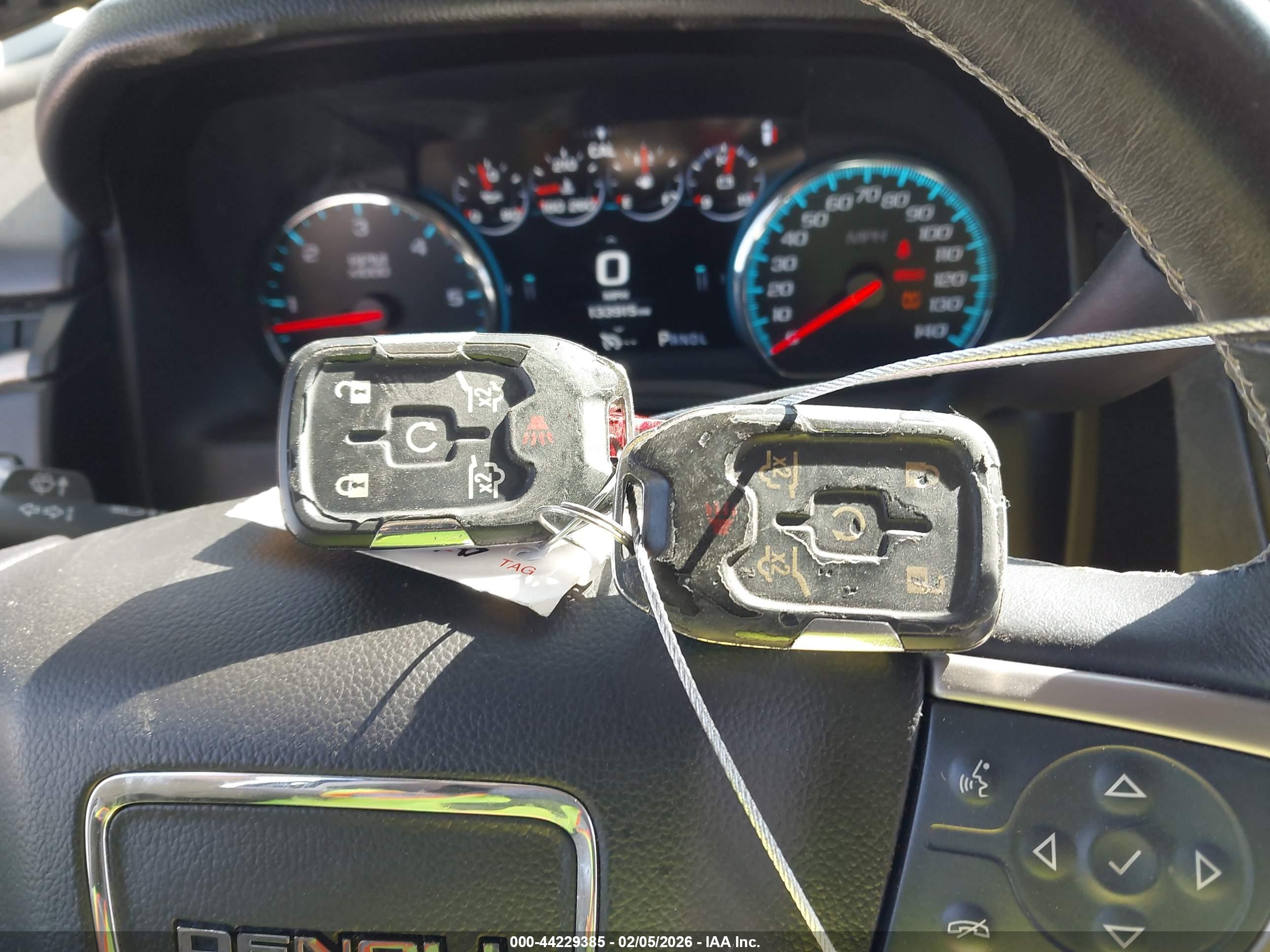 GMC YUKON image 11