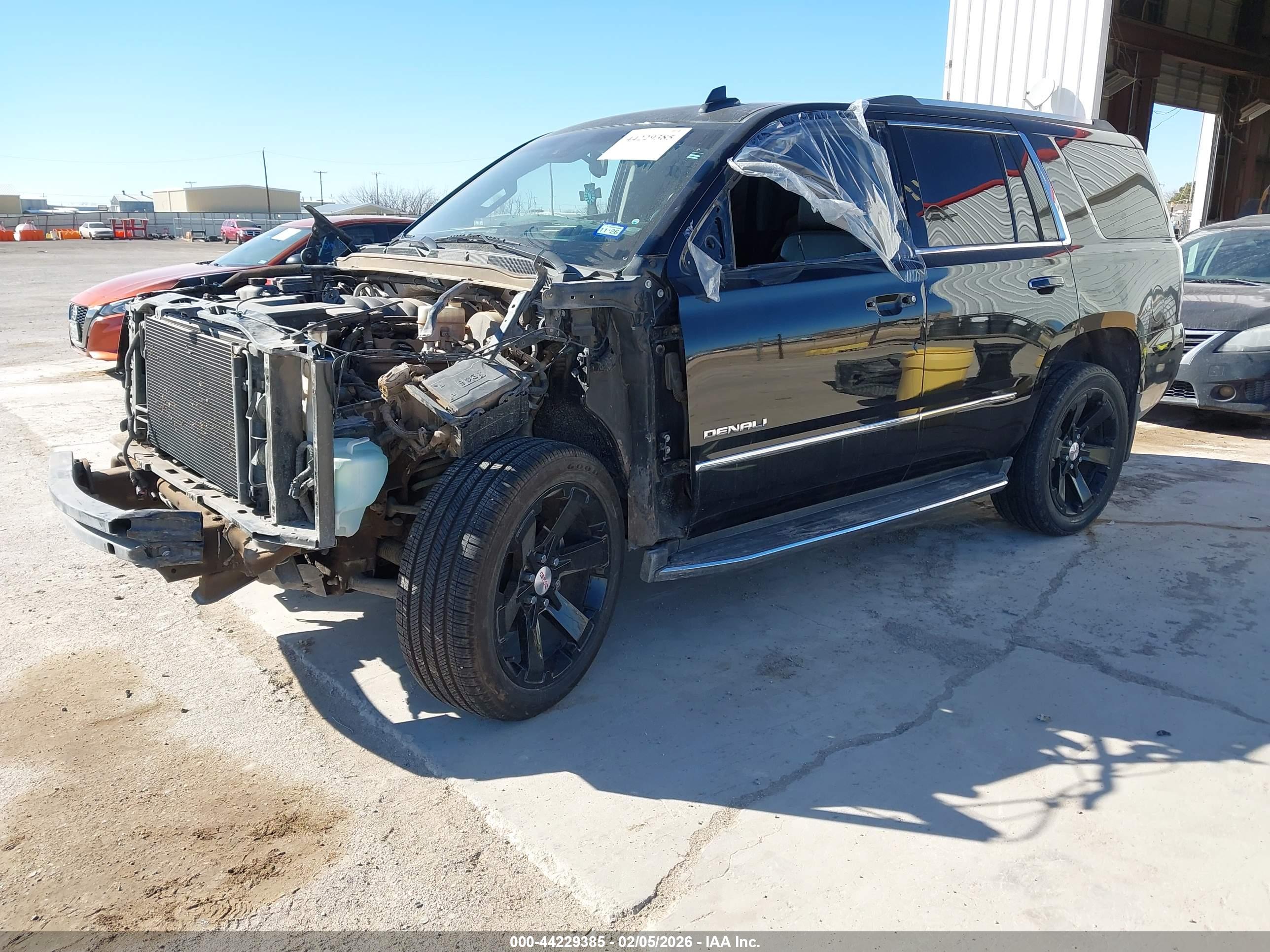 GMC YUKON image 2