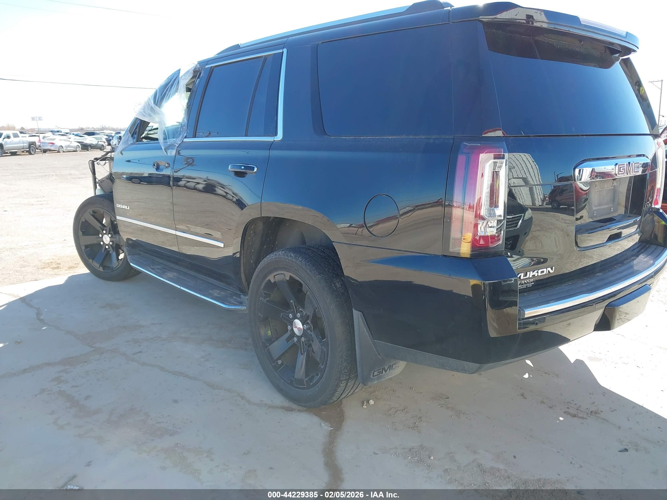 GMC YUKON image 3