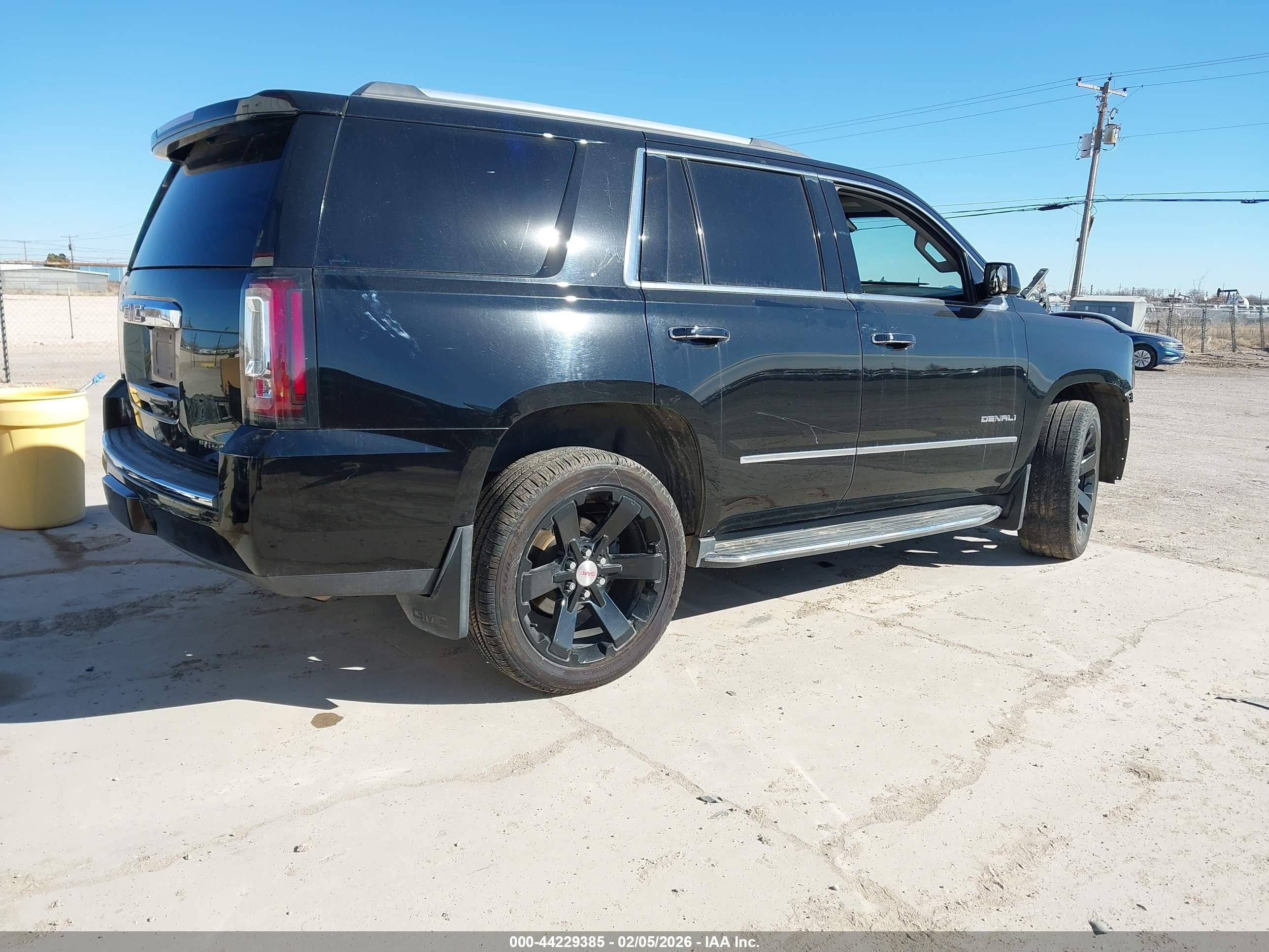 GMC YUKON image 4