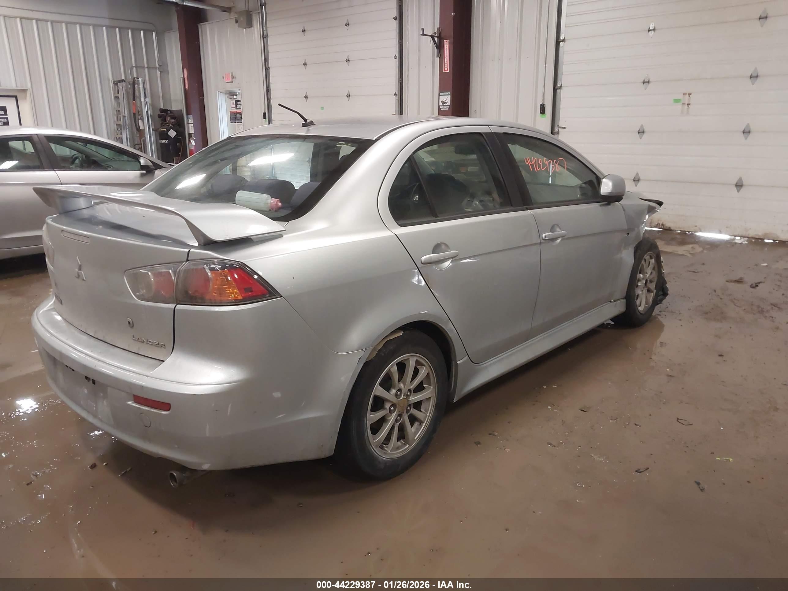 MITSUBISHI LANCER image 4