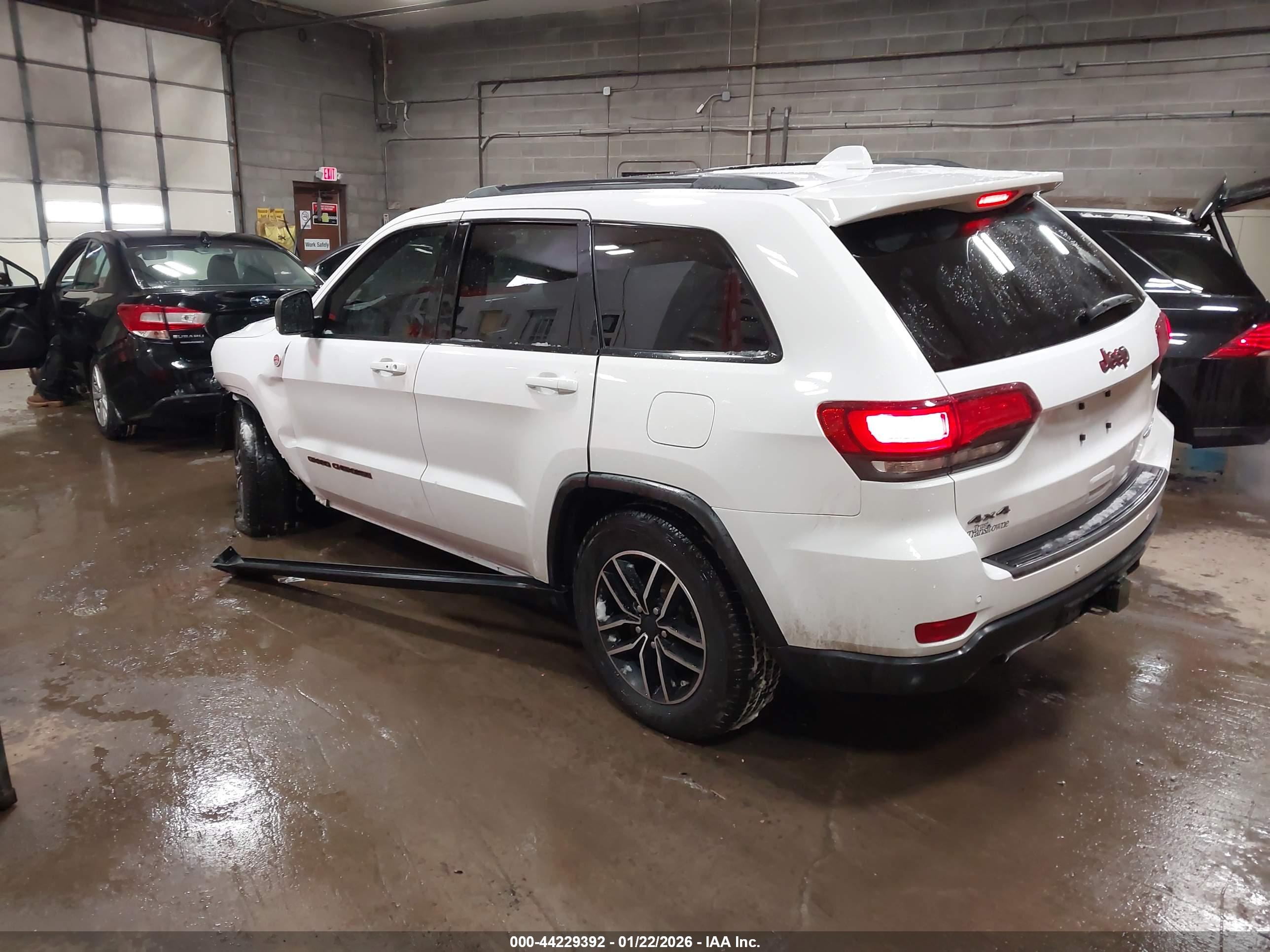 JEEP GRAND image 3