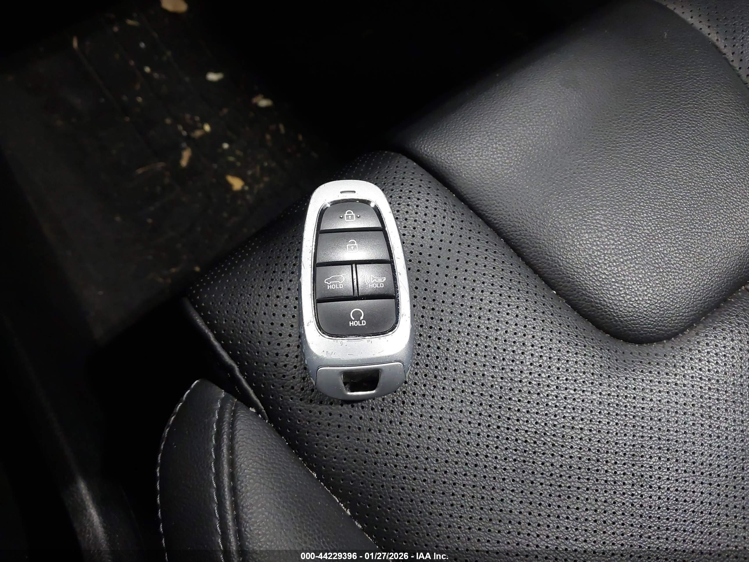 HYUNDAI SANTA image 11