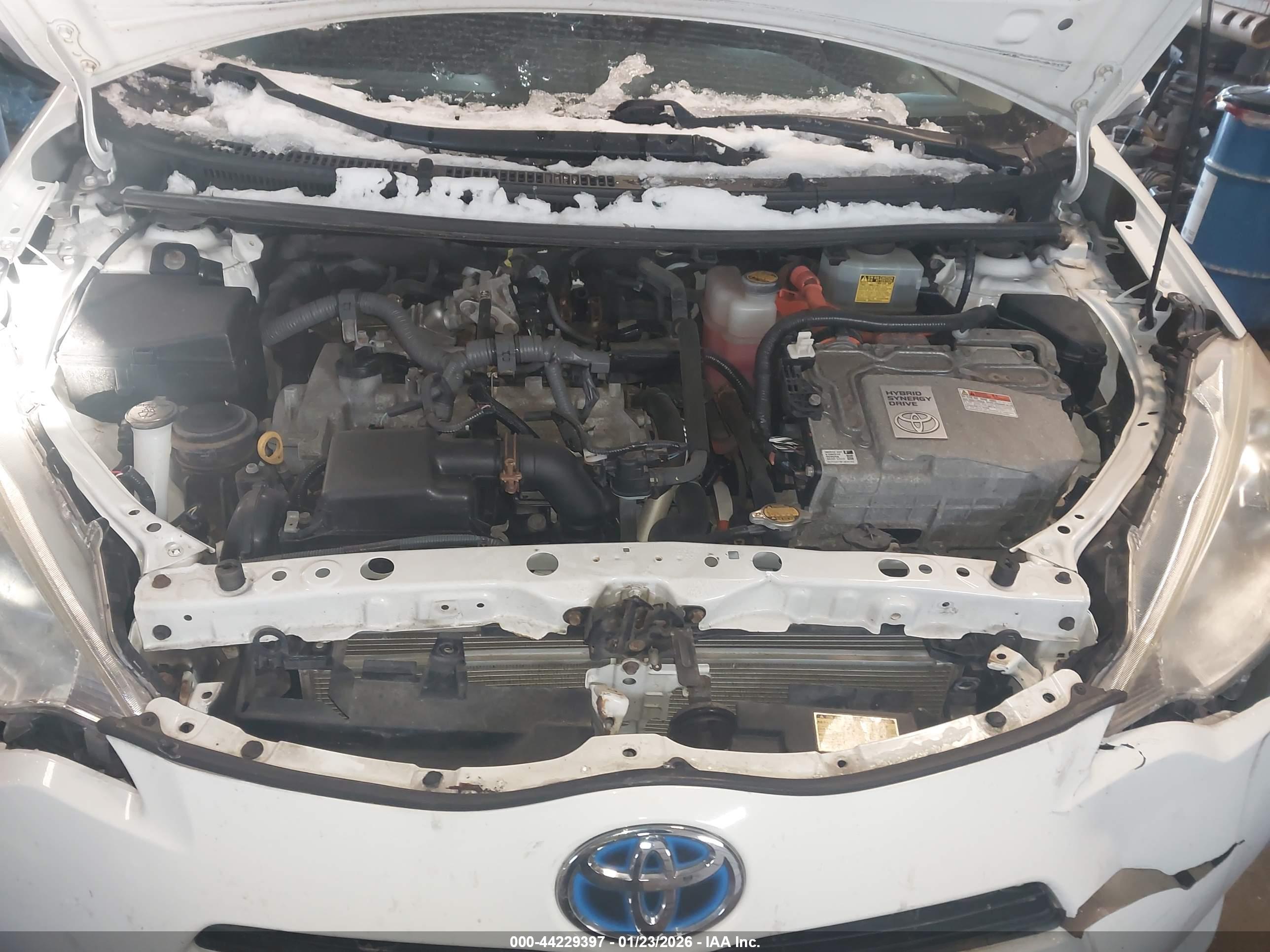 TOYOTA PRIUS image 10