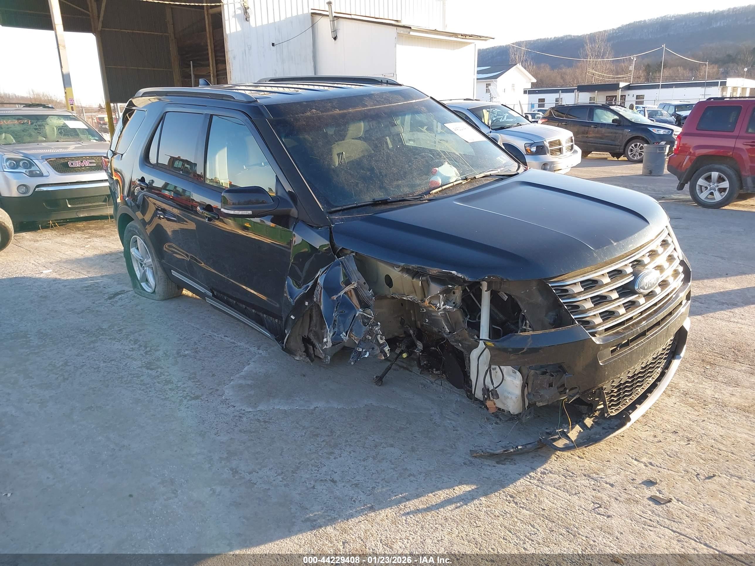 FORD EXPLORER image 6
