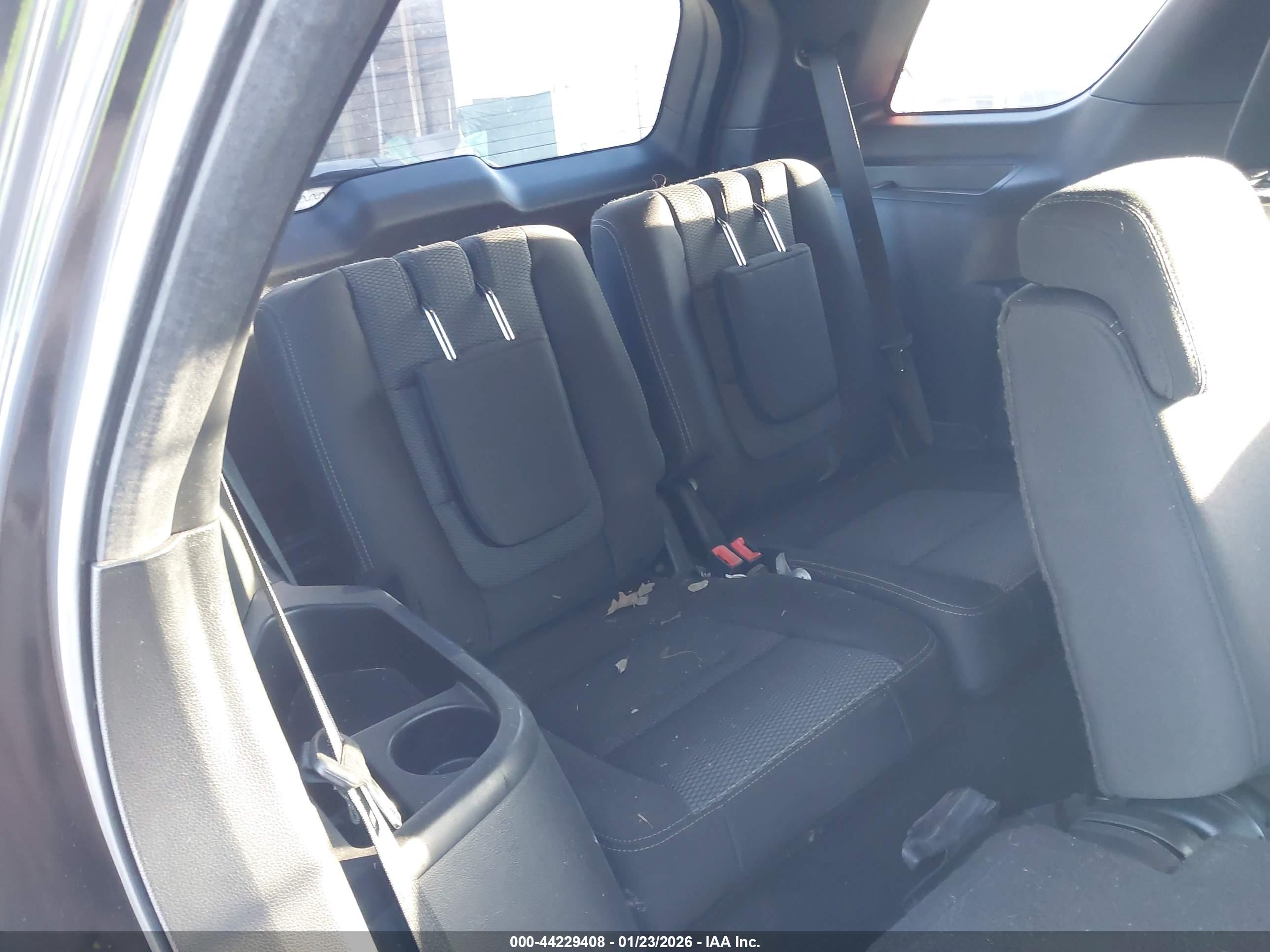 FORD EXPLORER image 8