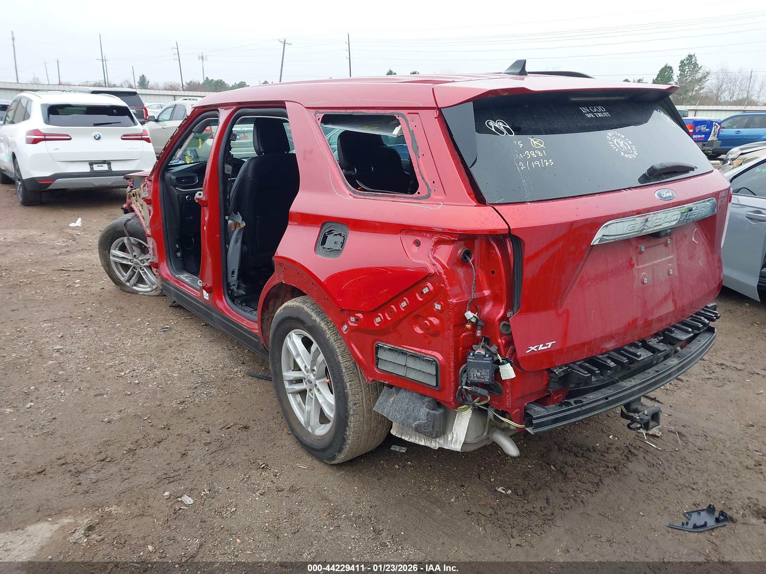 FORD EXPLORER image 3